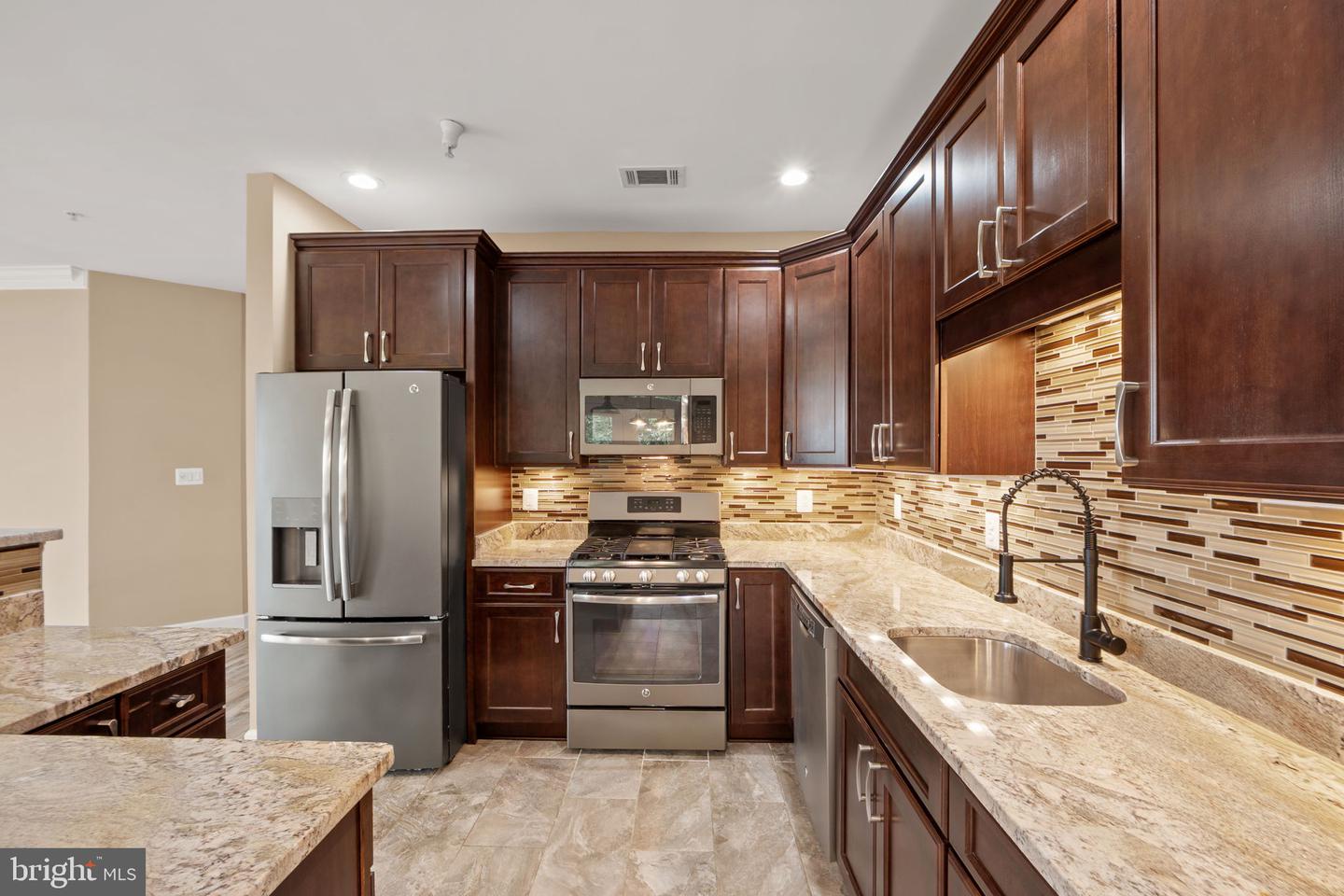1621 LADUE CT #105, WOODBRIDGE, Virginia 22191, 2 Bedrooms Bedrooms, ,2 BathroomsBathrooms,Residential,For sale,1621 LADUE CT #105,VAPW2105054 MLS # VAPW2105054
