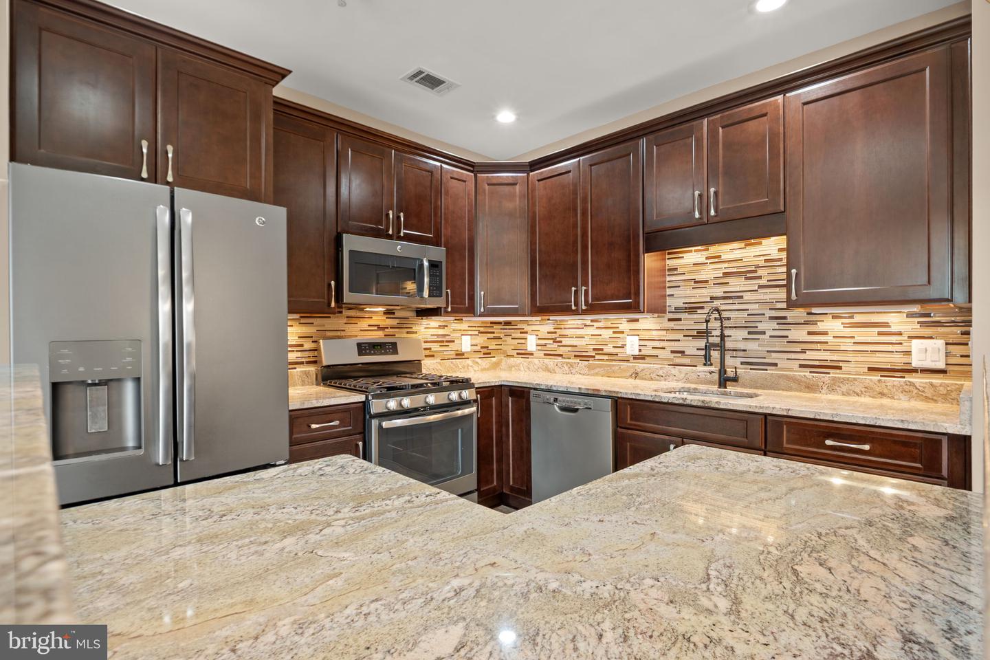 1621 LADUE CT #105, WOODBRIDGE, Virginia 22191, 2 Bedrooms Bedrooms, ,2 BathroomsBathrooms,Residential,For sale,1621 LADUE CT #105,VAPW2105054 MLS # VAPW2105054