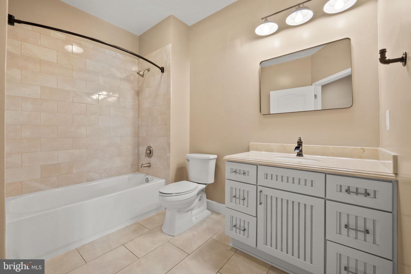 1621 LADUE CT #105, WOODBRIDGE, Virginia 22191, 2 Bedrooms Bedrooms, ,2 BathroomsBathrooms,Residential,For sale,1621 LADUE CT #105,VAPW2105054 MLS # VAPW2105054