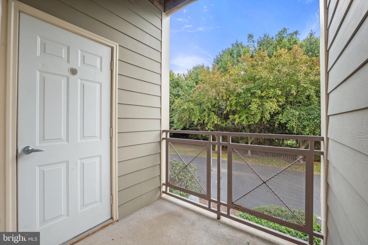 1621 LADUE CT #105, WOODBRIDGE, Virginia 22191, 2 Bedrooms Bedrooms, ,2 BathroomsBathrooms,Residential,For sale,1621 LADUE CT #105,VAPW2105054 MLS # VAPW2105054