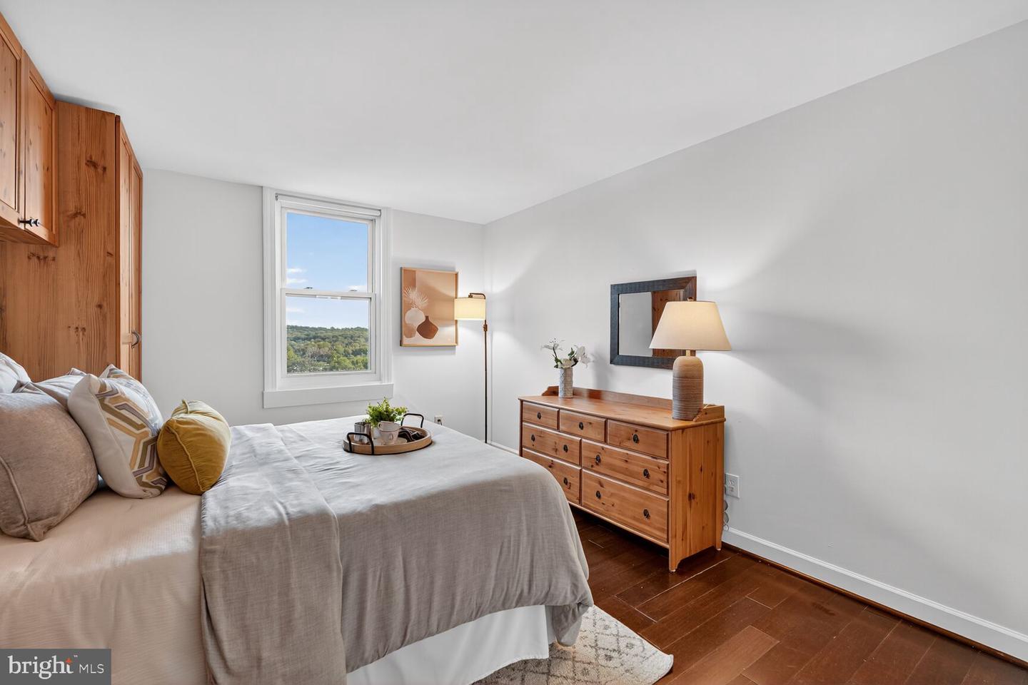 4600 DUKE ST #1300, ALEXANDRIA, Virginia 22304, 1 Bedroom Bedrooms, ,1 BathroomBathrooms,Residential,For sale,4600 DUKE ST #1300,VAAX2050330 MLS # VAAX2050330