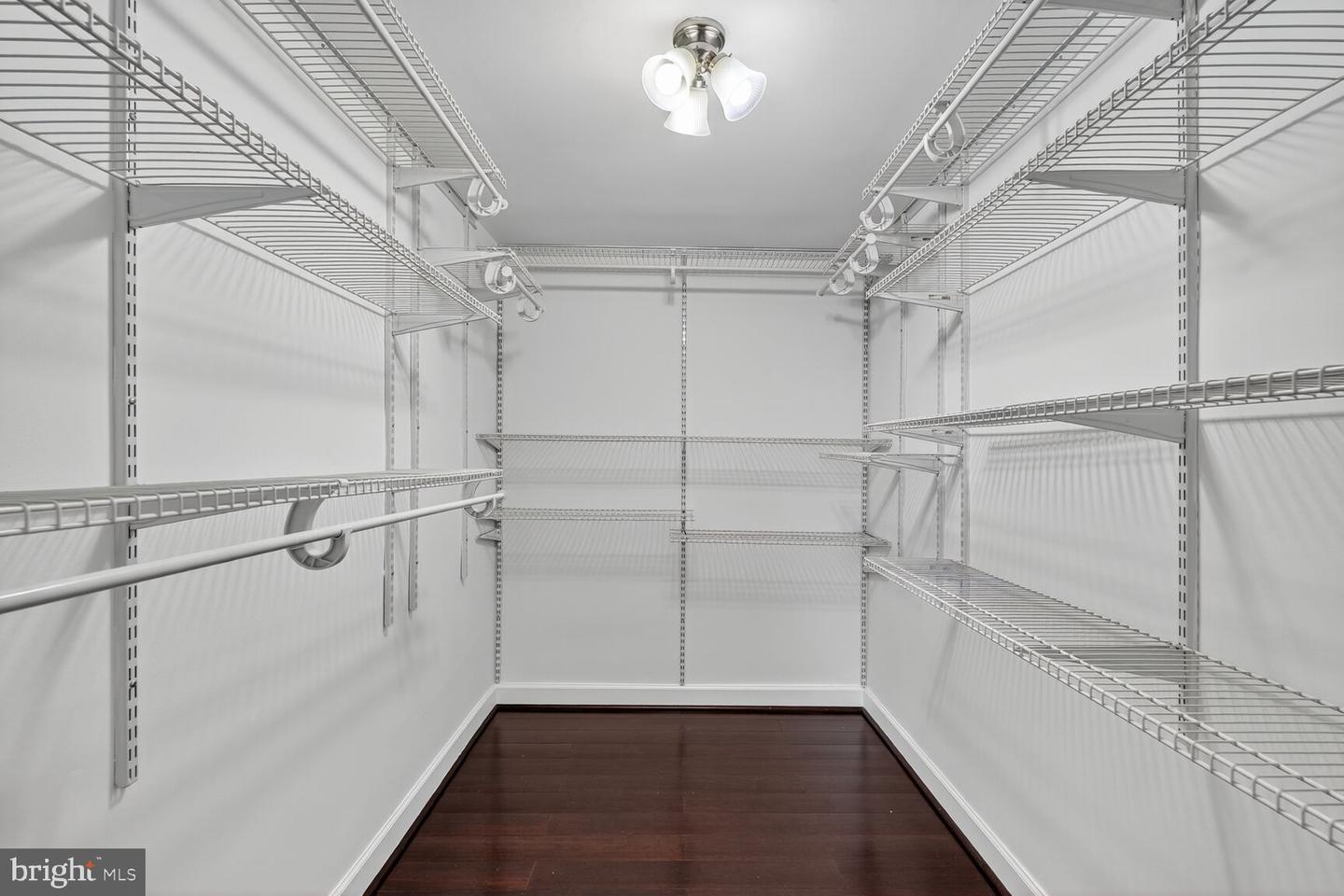 4600 DUKE ST #1300, ALEXANDRIA, Virginia 22304, 1 Bedroom Bedrooms, ,1 BathroomBathrooms,Residential,For sale,4600 DUKE ST #1300,VAAX2050330 MLS # VAAX2050330