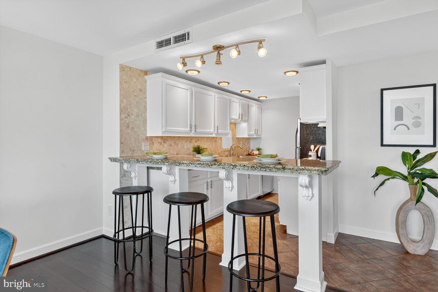4600 DUKE ST #1300, ALEXANDRIA, Virginia 22304, 1 Bedroom Bedrooms, ,1 BathroomBathrooms,Residential,For sale,4600 DUKE ST #1300,VAAX2050330 MLS # VAAX2050330
