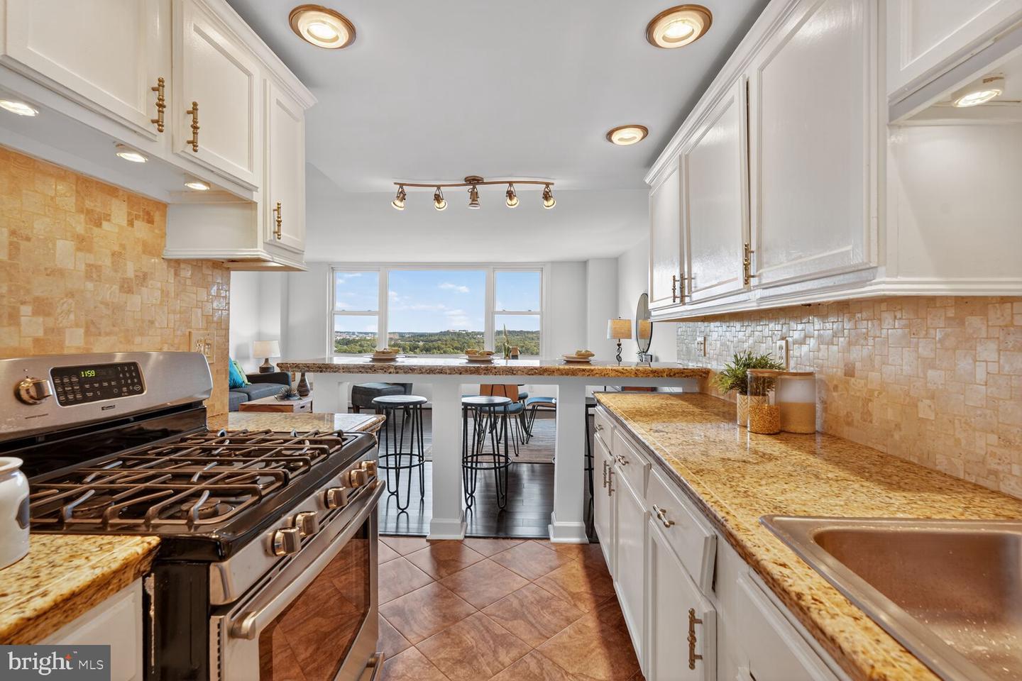 4600 DUKE ST #1300, ALEXANDRIA, Virginia 22304, 1 Bedroom Bedrooms, ,1 BathroomBathrooms,Residential,For sale,4600 DUKE ST #1300,VAAX2050330 MLS # VAAX2050330