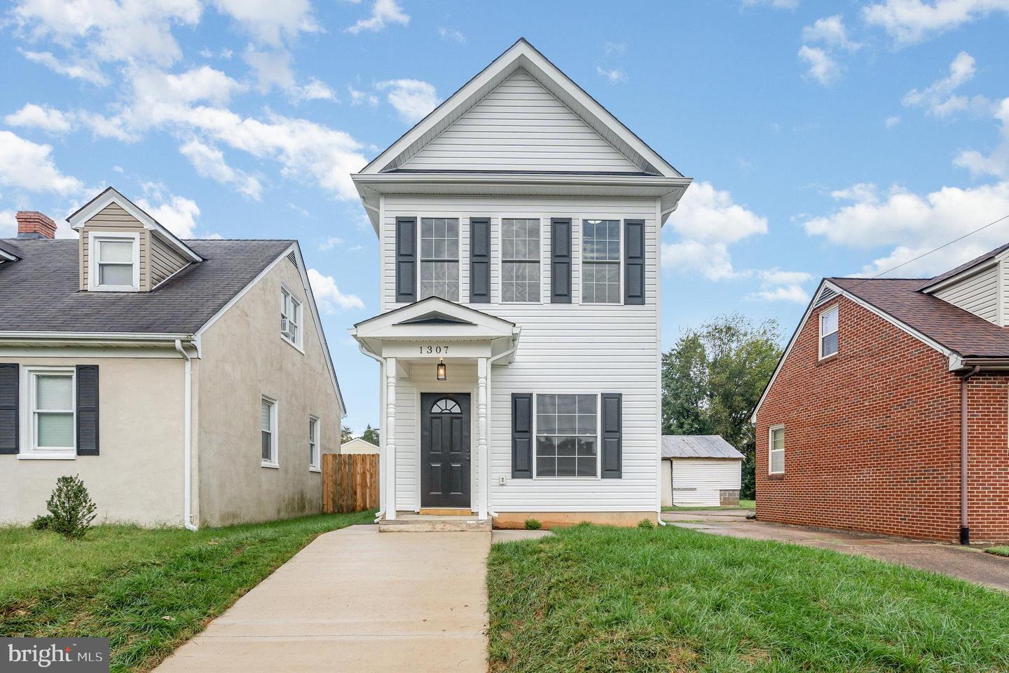 1307 CARDWELL ST, FREDERICKSBURG, Virginia 22401, 3 Bedrooms Bedrooms, ,2 BathroomsBathrooms,Residential,For sale,1307 CARDWELL ST,VAFB2009036 MLS # VAFB2009036