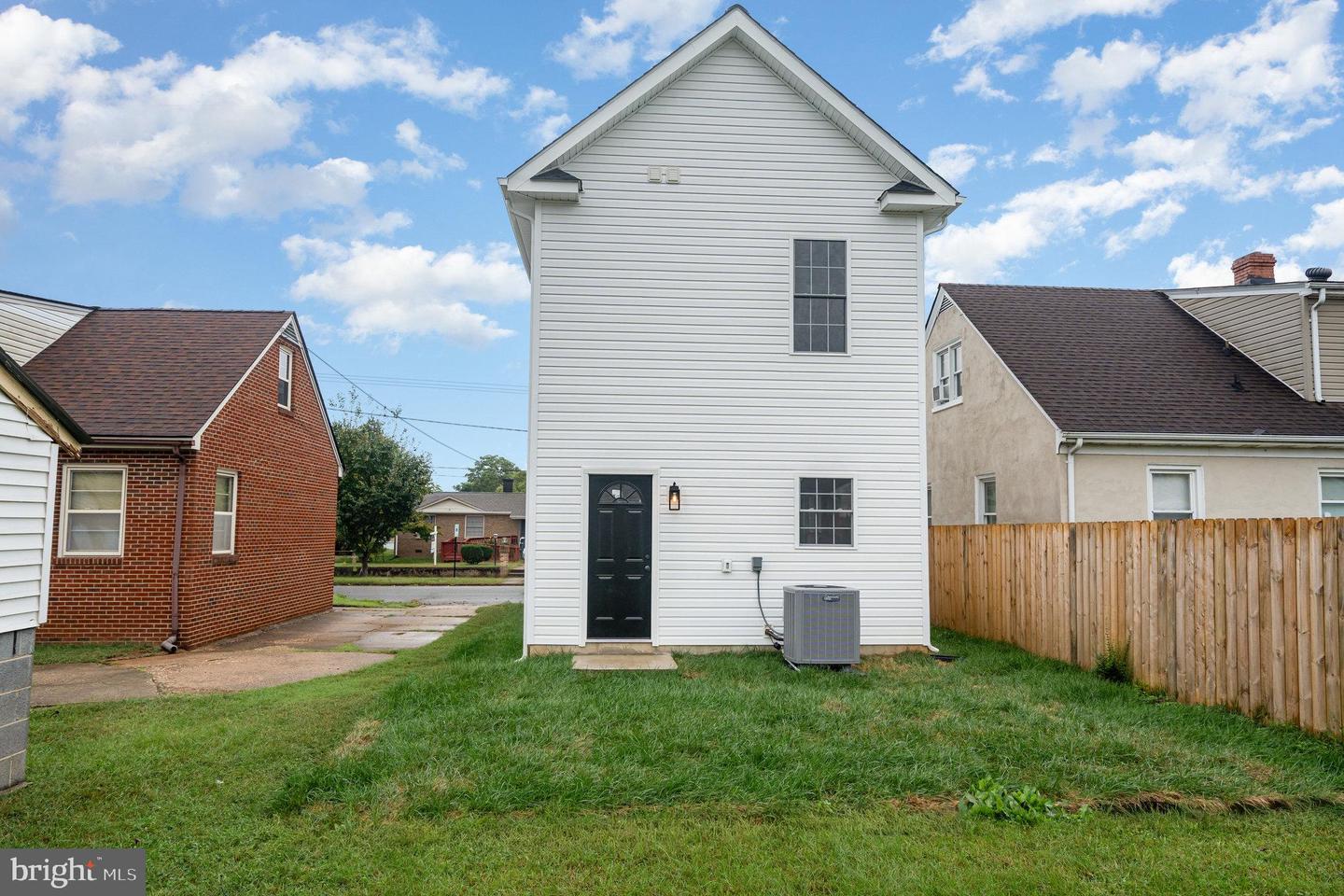 1307 CARDWELL ST, FREDERICKSBURG, Virginia 22401, 3 Bedrooms Bedrooms, ,2 BathroomsBathrooms,Residential,For sale,1307 CARDWELL ST,VAFB2009036 MLS # VAFB2009036