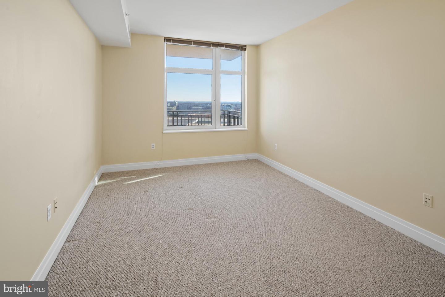 8220 CRESTWOOD HEIGHTS DR #1215, MCLEAN, Virginia 22102, 2 Bedrooms Bedrooms, 4 Rooms Rooms,2 BathroomsBathrooms,Residential,For sale,8220 CRESTWOOD HEIGHTS DR #1215,VAFX2269932 MLS # VAFX2269932