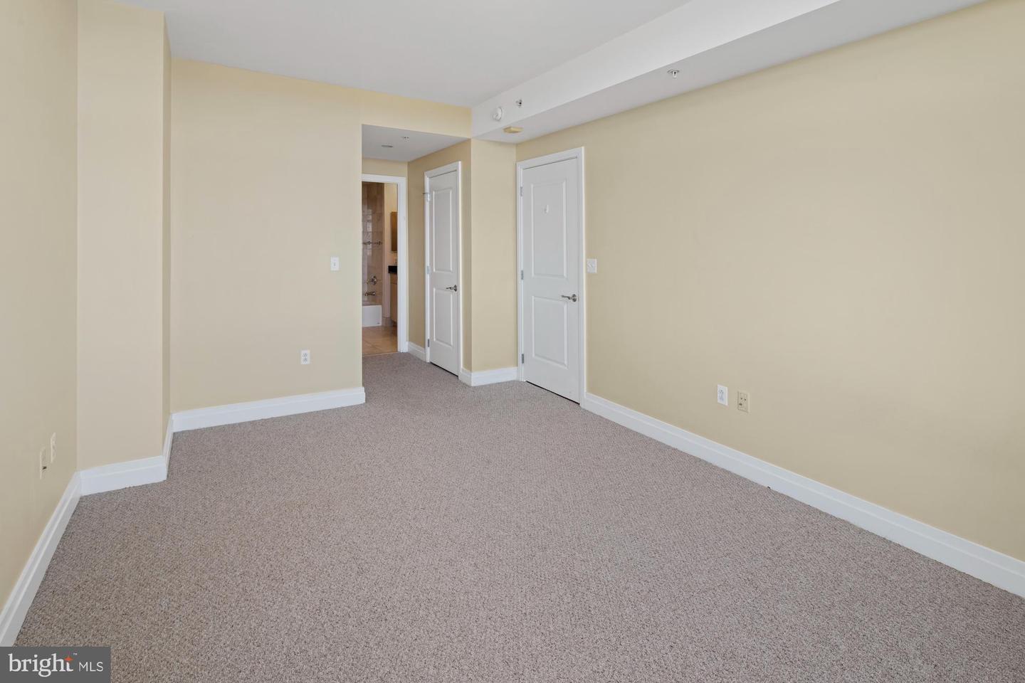 8220 CRESTWOOD HEIGHTS DR #1215, MCLEAN, Virginia 22102, 2 Bedrooms Bedrooms, 4 Rooms Rooms,2 BathroomsBathrooms,Residential,For sale,8220 CRESTWOOD HEIGHTS DR #1215,VAFX2269932 MLS # VAFX2269932