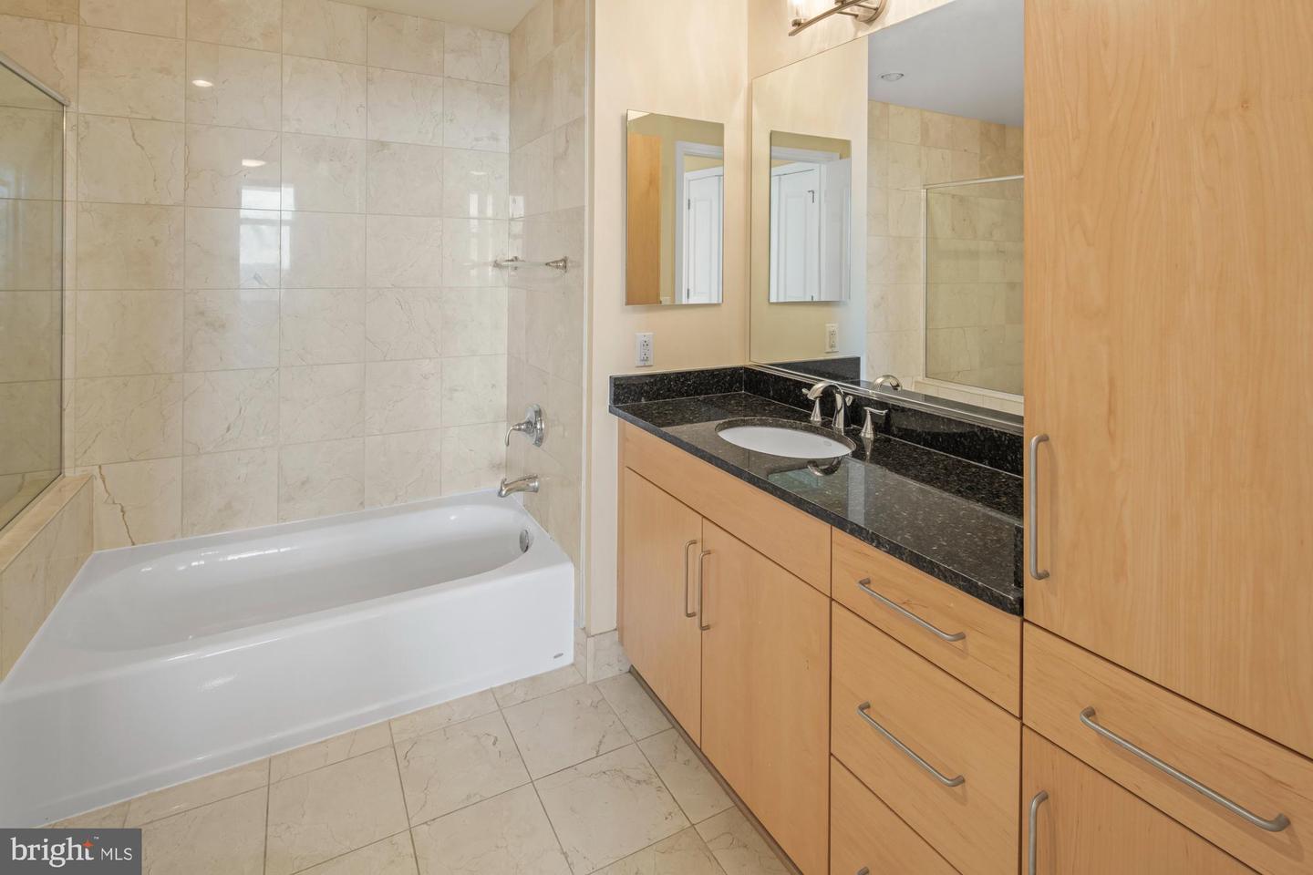 8220 CRESTWOOD HEIGHTS DR #1215, MCLEAN, Virginia 22102, 2 Bedrooms Bedrooms, 4 Rooms Rooms,2 BathroomsBathrooms,Residential,For sale,8220 CRESTWOOD HEIGHTS DR #1215,VAFX2269932 MLS # VAFX2269932