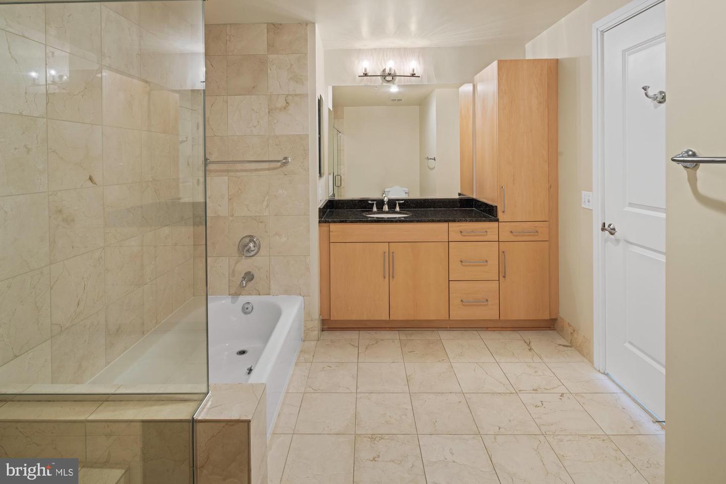 8220 CRESTWOOD HEIGHTS DR #1215, MCLEAN, Virginia 22102, 2 Bedrooms Bedrooms, 4 Rooms Rooms,2 BathroomsBathrooms,Residential,For sale,8220 CRESTWOOD HEIGHTS DR #1215,VAFX2269932 MLS # VAFX2269932