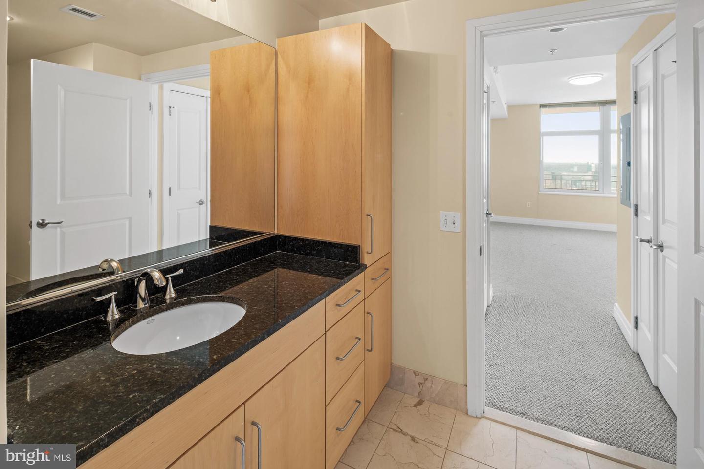 8220 CRESTWOOD HEIGHTS DR #1215, MCLEAN, Virginia 22102, 2 Bedrooms Bedrooms, 4 Rooms Rooms,2 BathroomsBathrooms,Residential,For sale,8220 CRESTWOOD HEIGHTS DR #1215,VAFX2269932 MLS # VAFX2269932