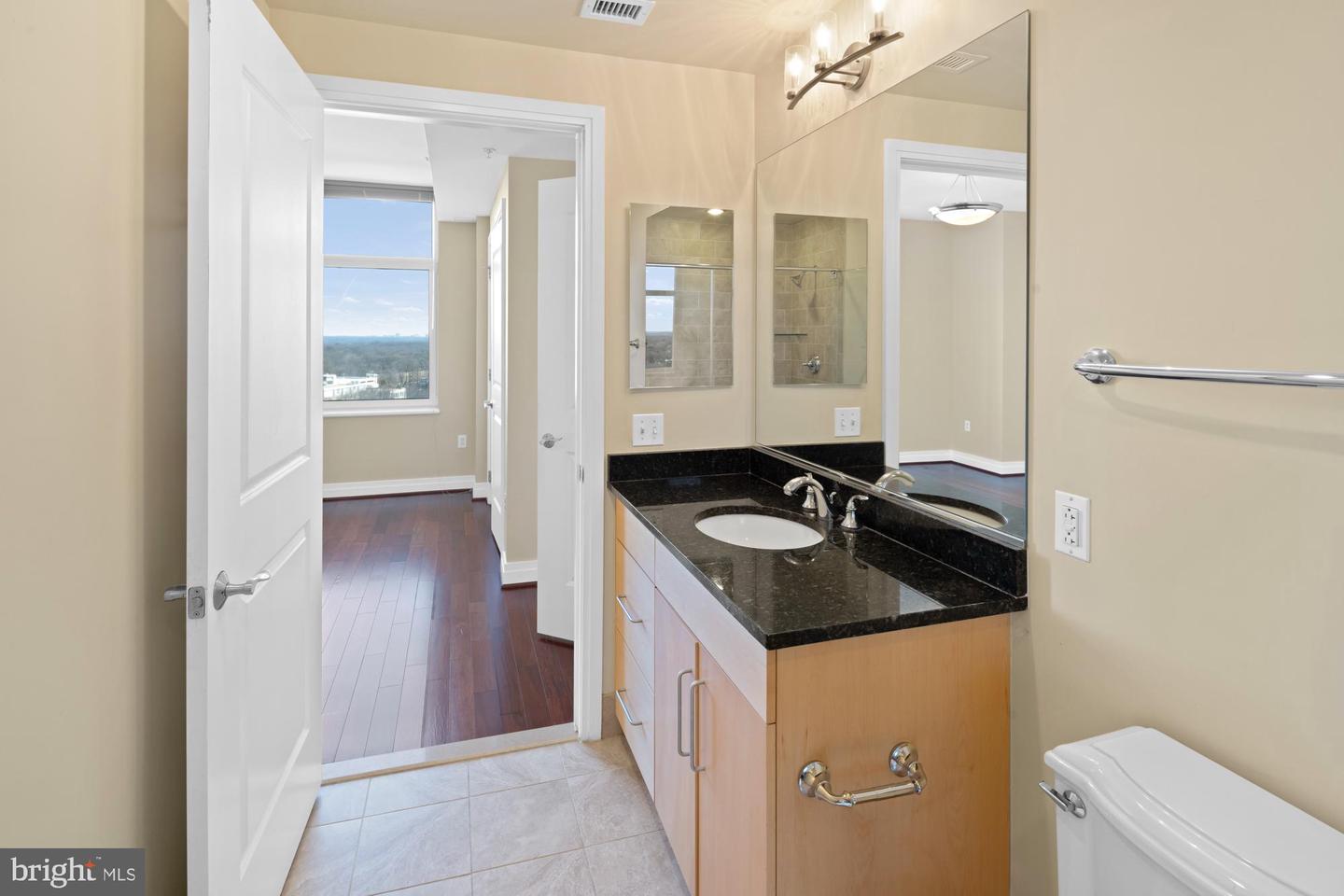 8220 CRESTWOOD HEIGHTS DR #1215, MCLEAN, Virginia 22102, 2 Bedrooms Bedrooms, 4 Rooms Rooms,2 BathroomsBathrooms,Residential,For sale,8220 CRESTWOOD HEIGHTS DR #1215,VAFX2269932 MLS # VAFX2269932