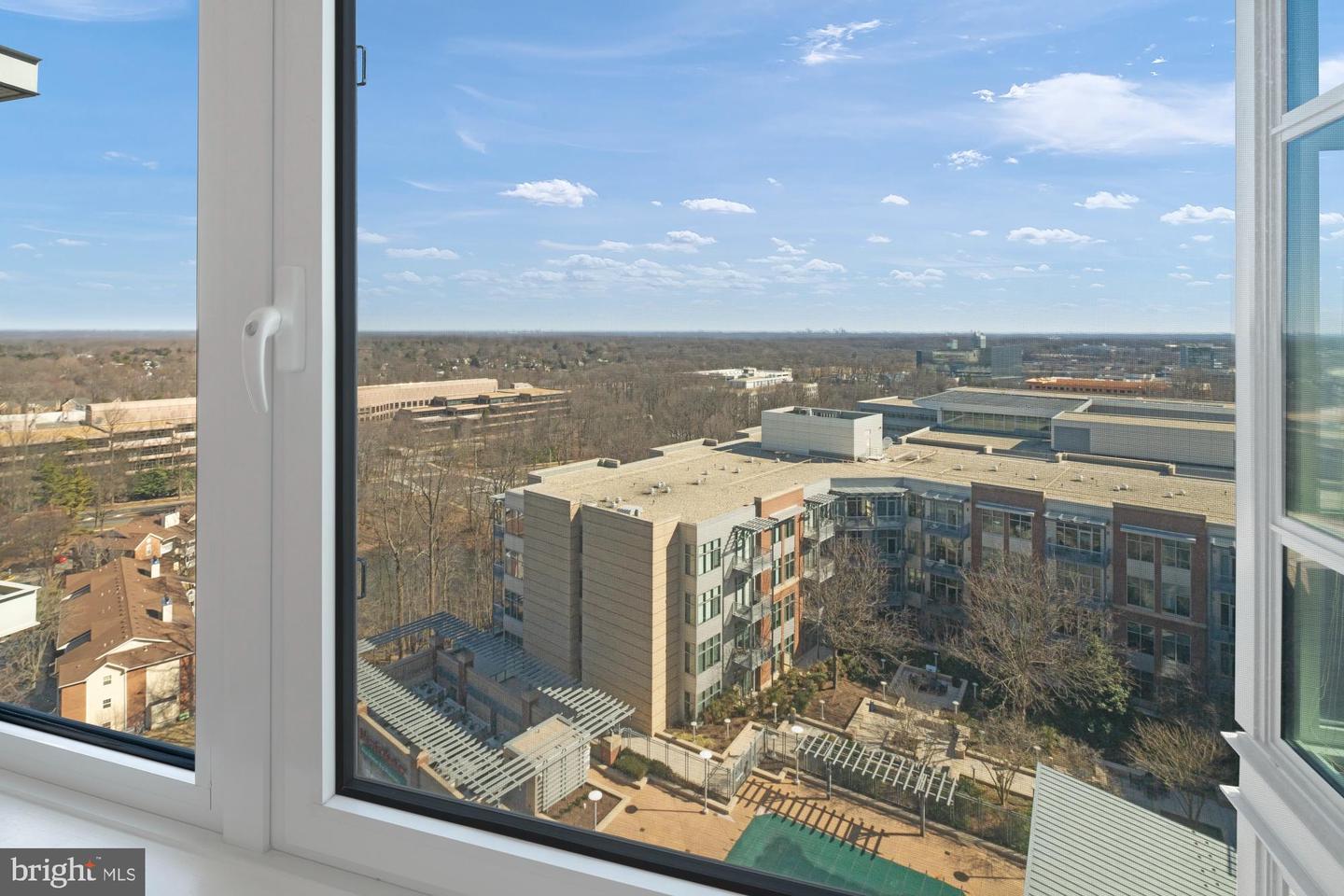 8220 CRESTWOOD HEIGHTS DR #1215, MCLEAN, Virginia 22102, 2 Bedrooms Bedrooms, 4 Rooms Rooms,2 BathroomsBathrooms,Residential,For sale,8220 CRESTWOOD HEIGHTS DR #1215,VAFX2269932 MLS # VAFX2269932
