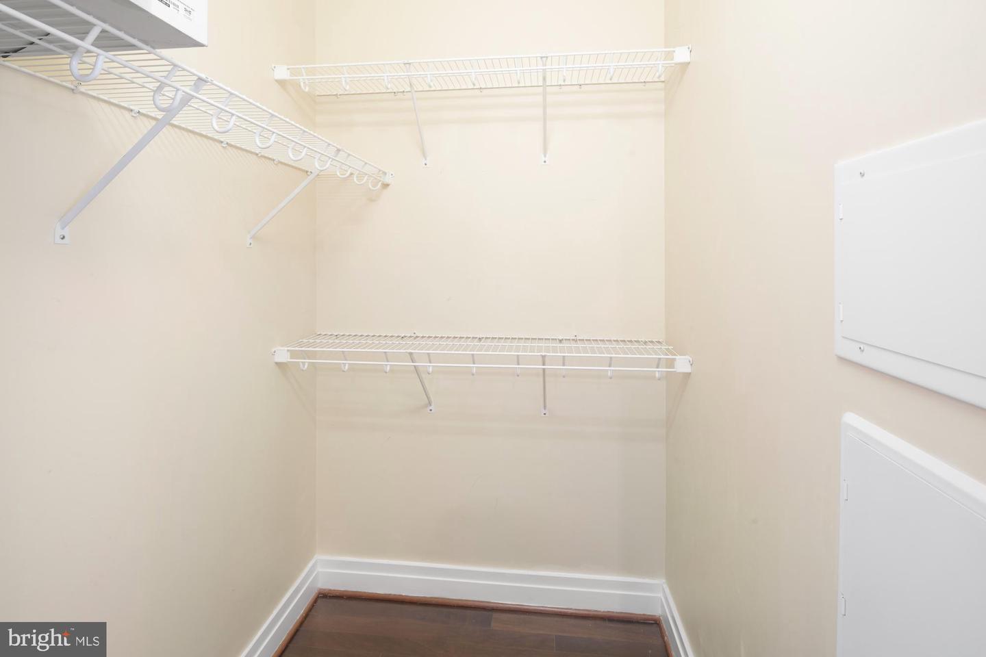 8220 CRESTWOOD HEIGHTS DR #1215, MCLEAN, Virginia 22102, 2 Bedrooms Bedrooms, 4 Rooms Rooms,2 BathroomsBathrooms,Residential,For sale,8220 CRESTWOOD HEIGHTS DR #1215,VAFX2269932 MLS # VAFX2269932