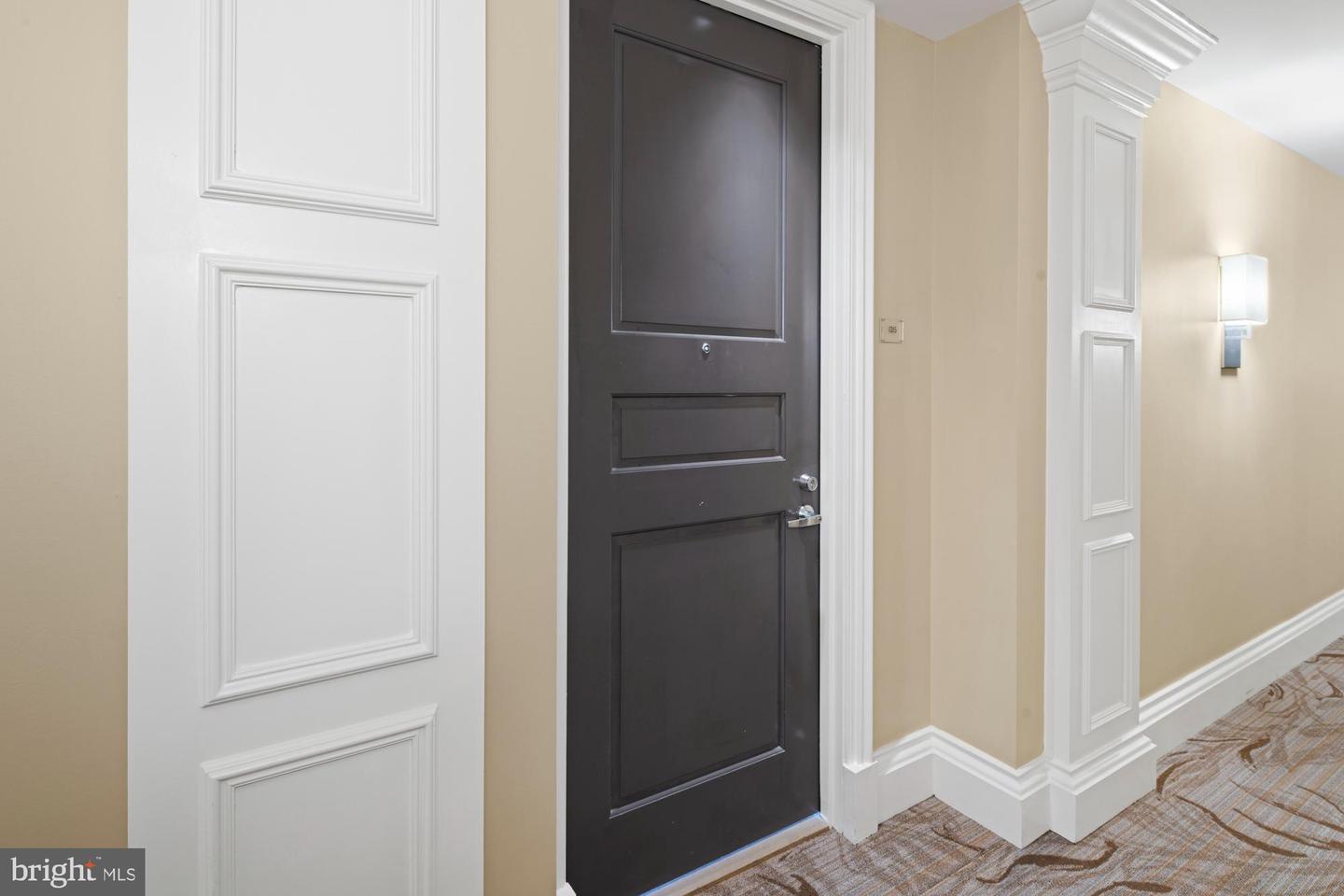 8220 CRESTWOOD HEIGHTS DR #1215, MCLEAN, Virginia 22102, 2 Bedrooms Bedrooms, 4 Rooms Rooms,2 BathroomsBathrooms,Residential,For sale,8220 CRESTWOOD HEIGHTS DR #1215,VAFX2269932 MLS # VAFX2269932