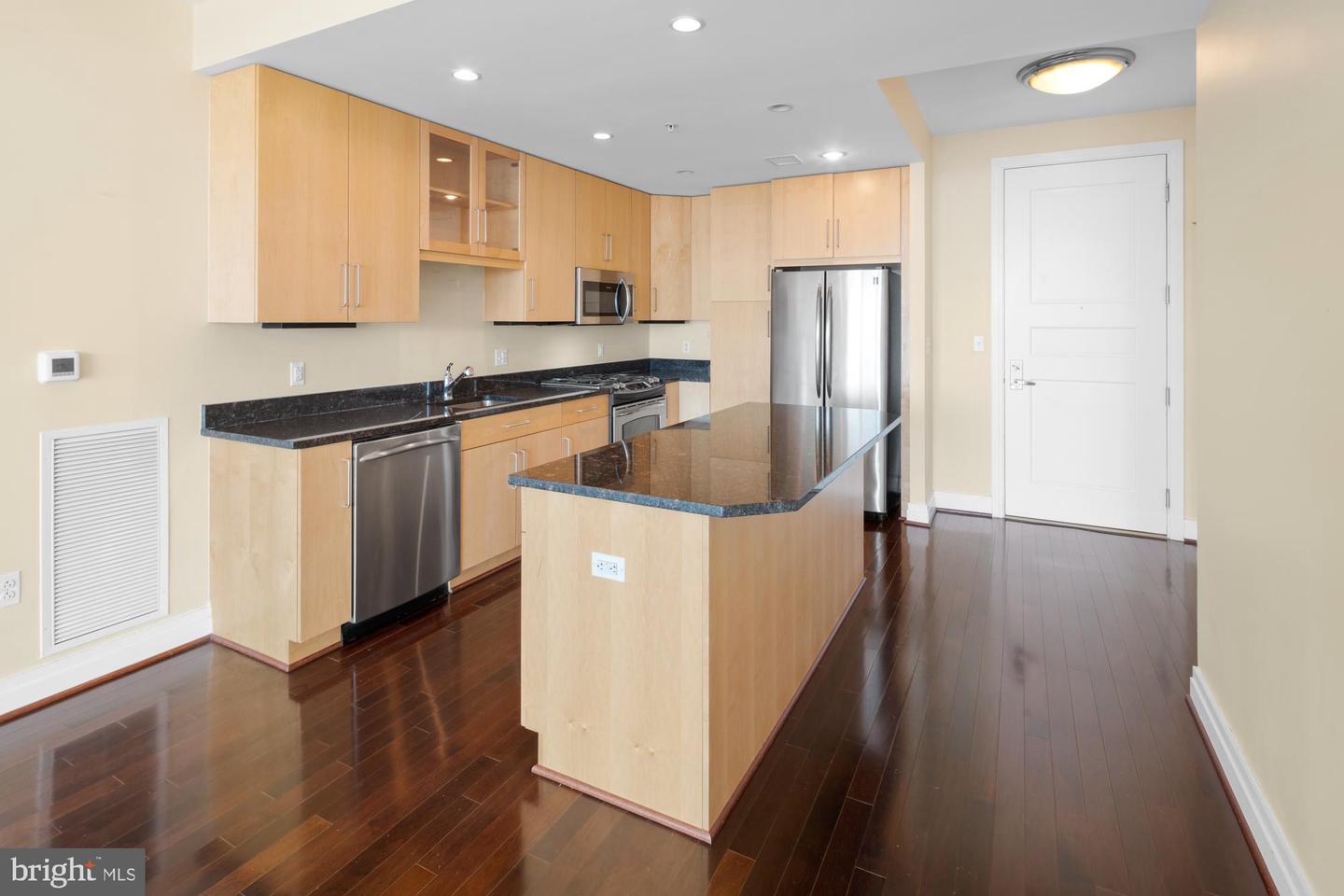 8220 CRESTWOOD HEIGHTS DR #1215, MCLEAN, Virginia 22102, 2 Bedrooms Bedrooms, 4 Rooms Rooms,2 BathroomsBathrooms,Residential,For sale,8220 CRESTWOOD HEIGHTS DR #1215,VAFX2269932 MLS # VAFX2269932