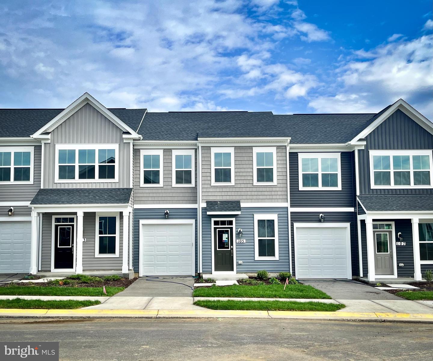 105 VERMILLION LN, WINCHESTER, Virginia 22603, 3 Bedrooms Bedrooms, ,2 BathroomsBathrooms,Residential,For sale,105 VERMILLION LN,VAFV2037114 MLS # VAFV2037114