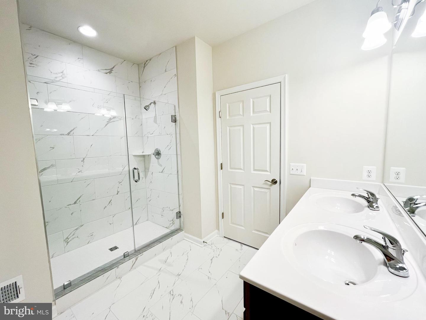 105 VERMILLION LN, WINCHESTER, Virginia 22603, 3 Bedrooms Bedrooms, ,2 BathroomsBathrooms,Residential,For sale,105 VERMILLION LN,VAFV2037114 MLS # VAFV2037114