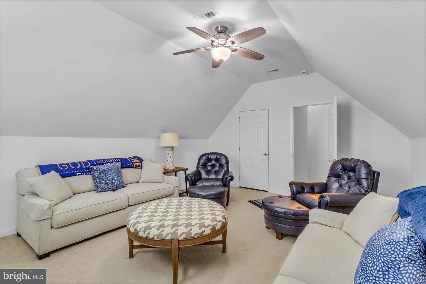 85 PLEASANTS LN, KILMARNOCK, Virginia 22482, 3 Bedrooms Bedrooms, 9 Rooms Rooms,2 BathroomsBathrooms,Residential,For sale,85 PLEASANTS LN,VALV2000878 MLS # VALV2000878