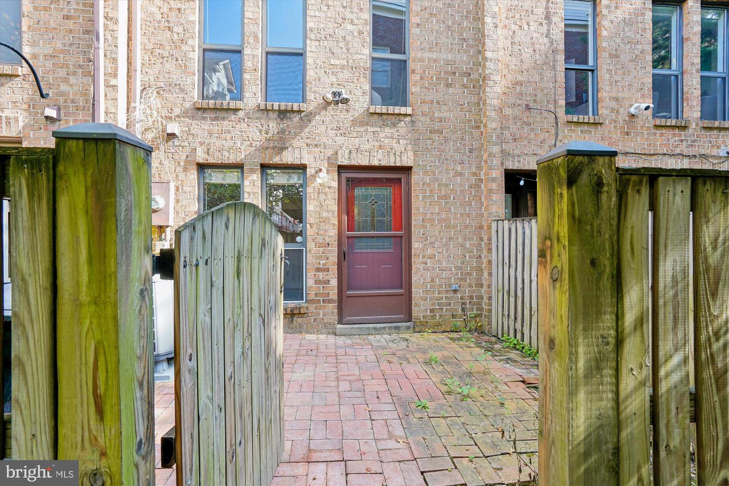 4421 7TH ST N, ARLINGTON, Virginia 22203, 3 Bedrooms Bedrooms, ,2 BathroomsBathrooms,Residential,For sale,4421 7TH ST N,VAAR2064302 MLS # VAAR2064302