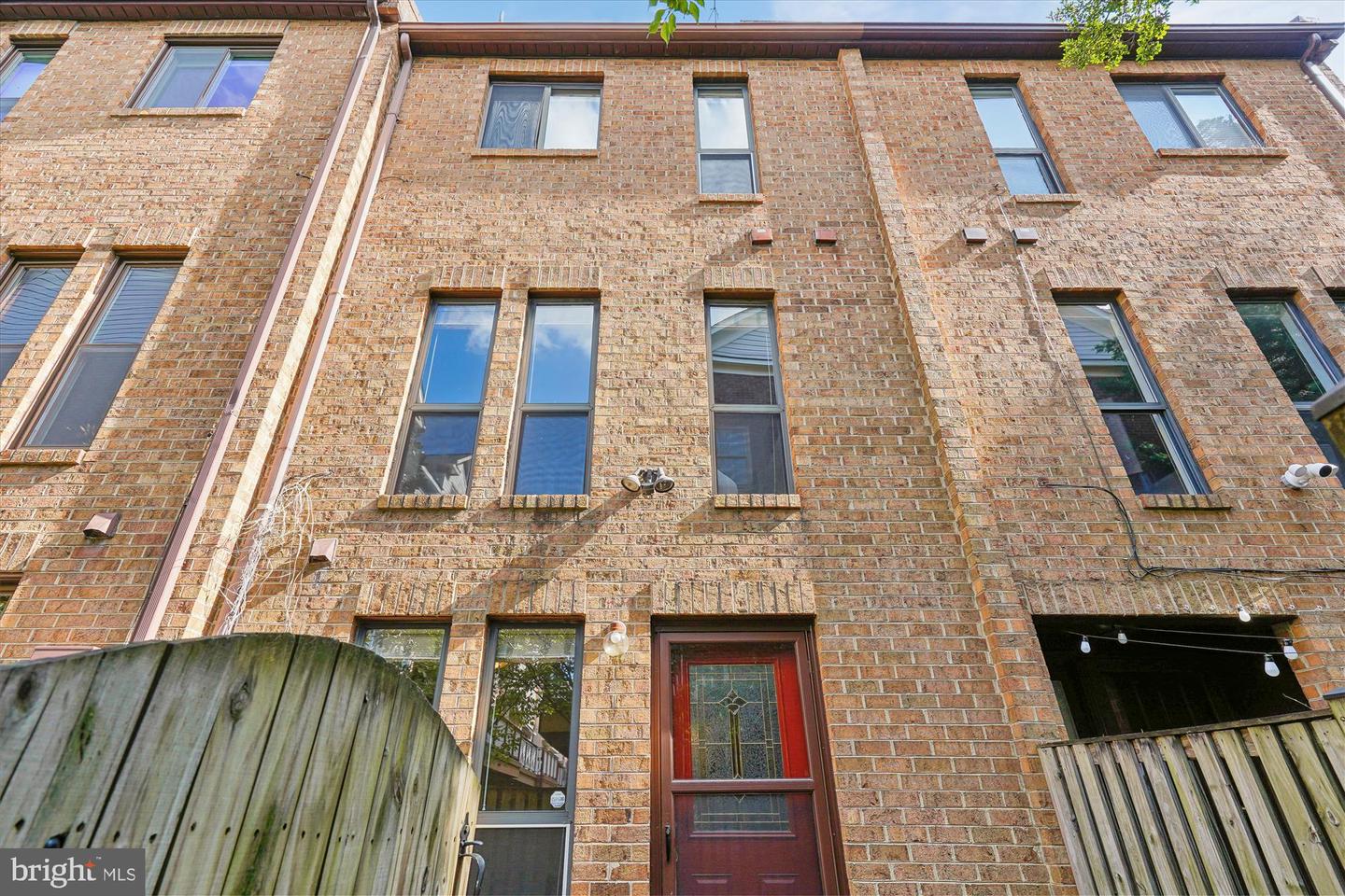 4421 7TH ST N, ARLINGTON, Virginia 22203, 3 Bedrooms Bedrooms, ,2 BathroomsBathrooms,Residential,For sale,4421 7TH ST N,VAAR2064302 MLS # VAAR2064302