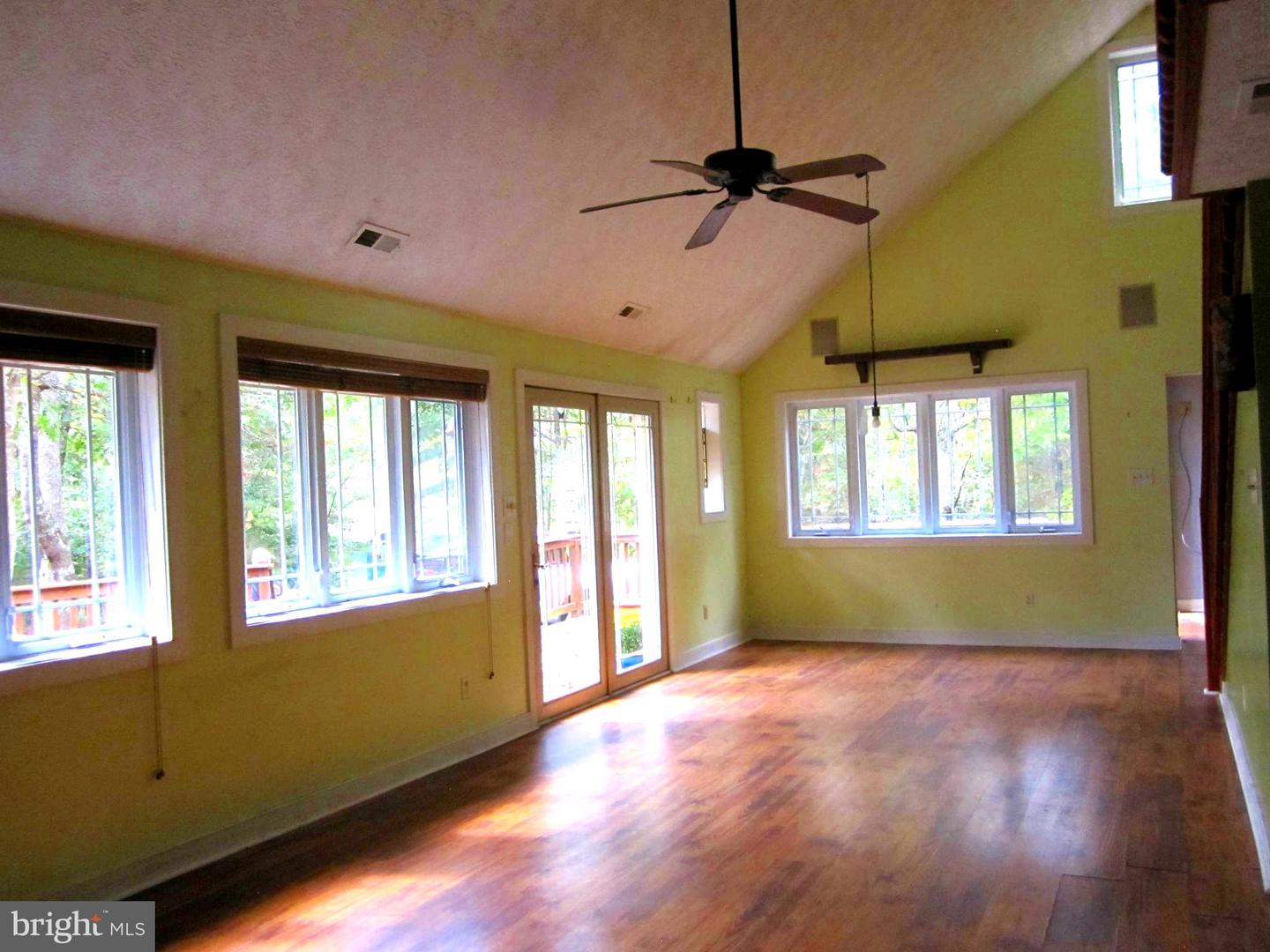 17 DAVIS CT, BASYE, Virginia 22810, ,Residential,For sale,17 DAVIS CT,VASH2012326 MLS # VASH2012326