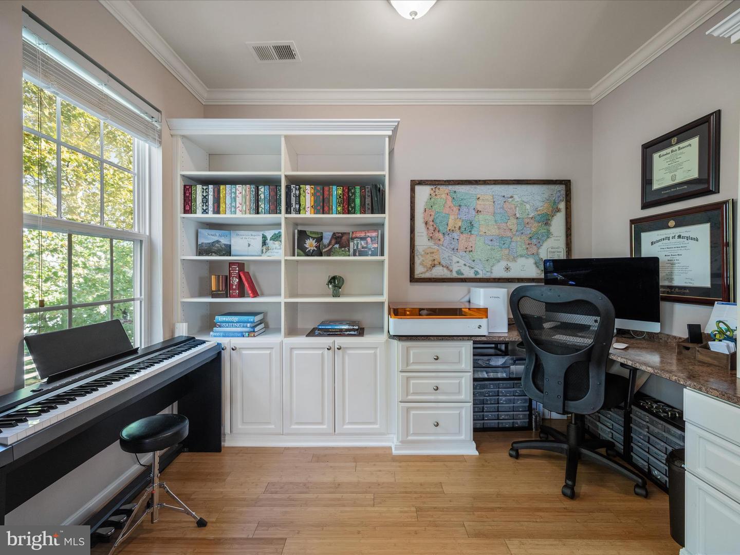 19264 KOSLOWSKI SQ, LEESBURG, Virginia 20176, 3 Bedrooms Bedrooms, ,2 BathroomsBathrooms,Residential,For sale,19264 KOSLOWSKI SQ,VALO2107342 MLS # VALO2107342