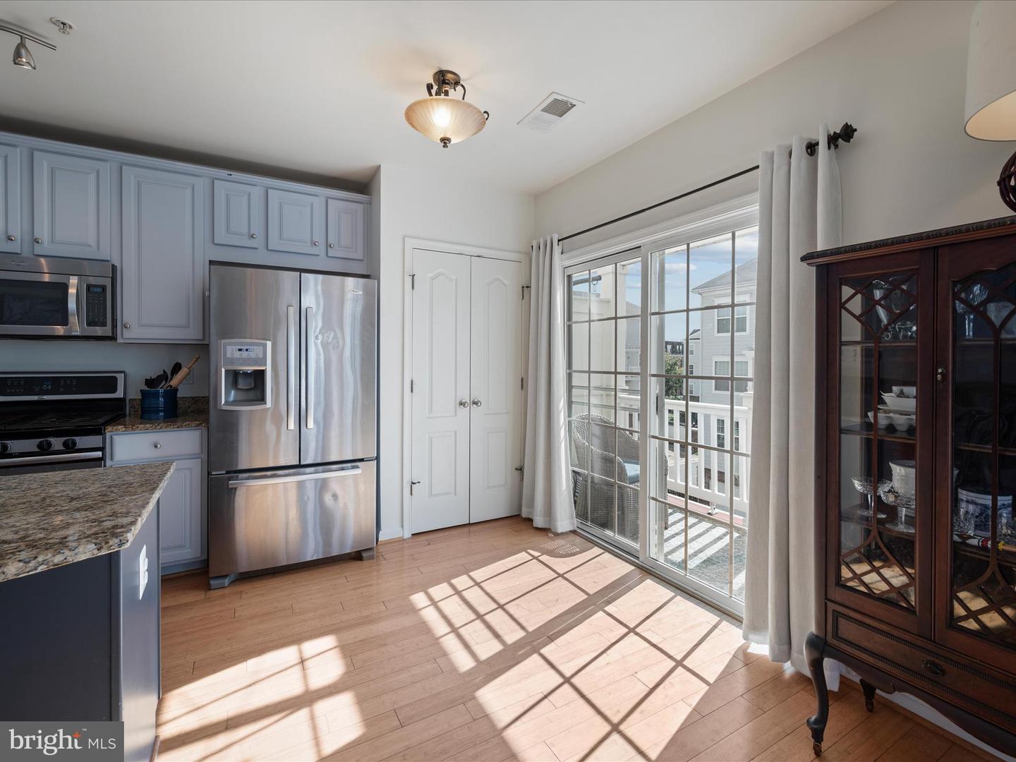 19264 KOSLOWSKI SQ, LEESBURG, Virginia 20176, 3 Bedrooms Bedrooms, ,2 BathroomsBathrooms,Residential,For sale,19264 KOSLOWSKI SQ,VALO2107342 MLS # VALO2107342