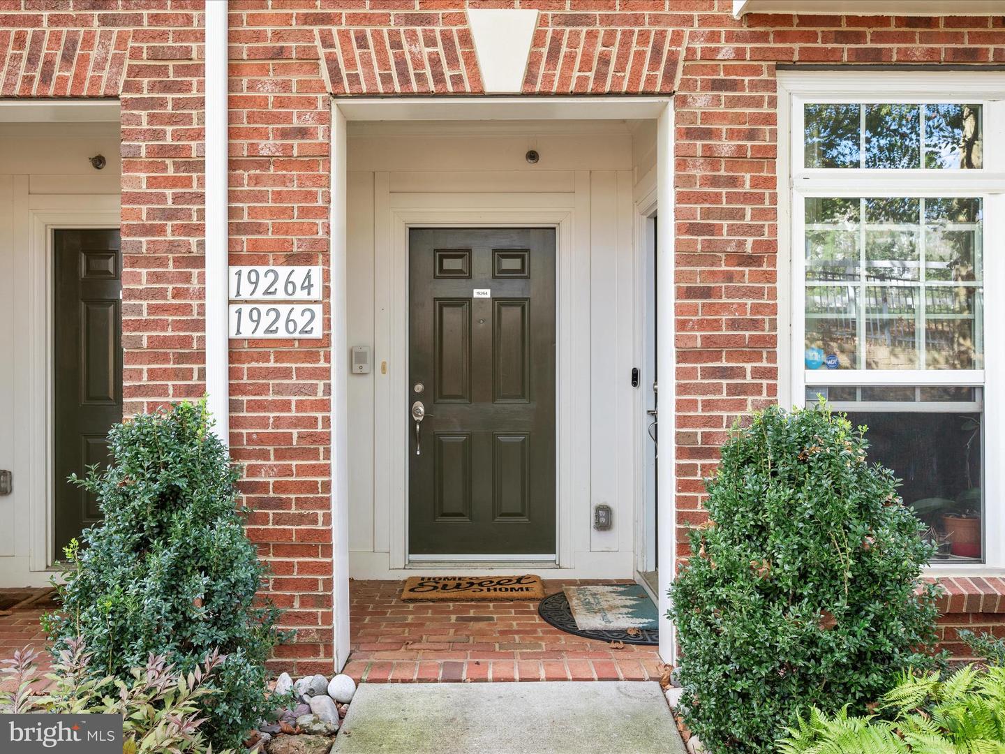 19264 KOSLOWSKI SQ, LEESBURG, Virginia 20176, 3 Bedrooms Bedrooms, ,2 BathroomsBathrooms,Residential,For sale,19264 KOSLOWSKI SQ,VALO2107342 MLS # VALO2107342