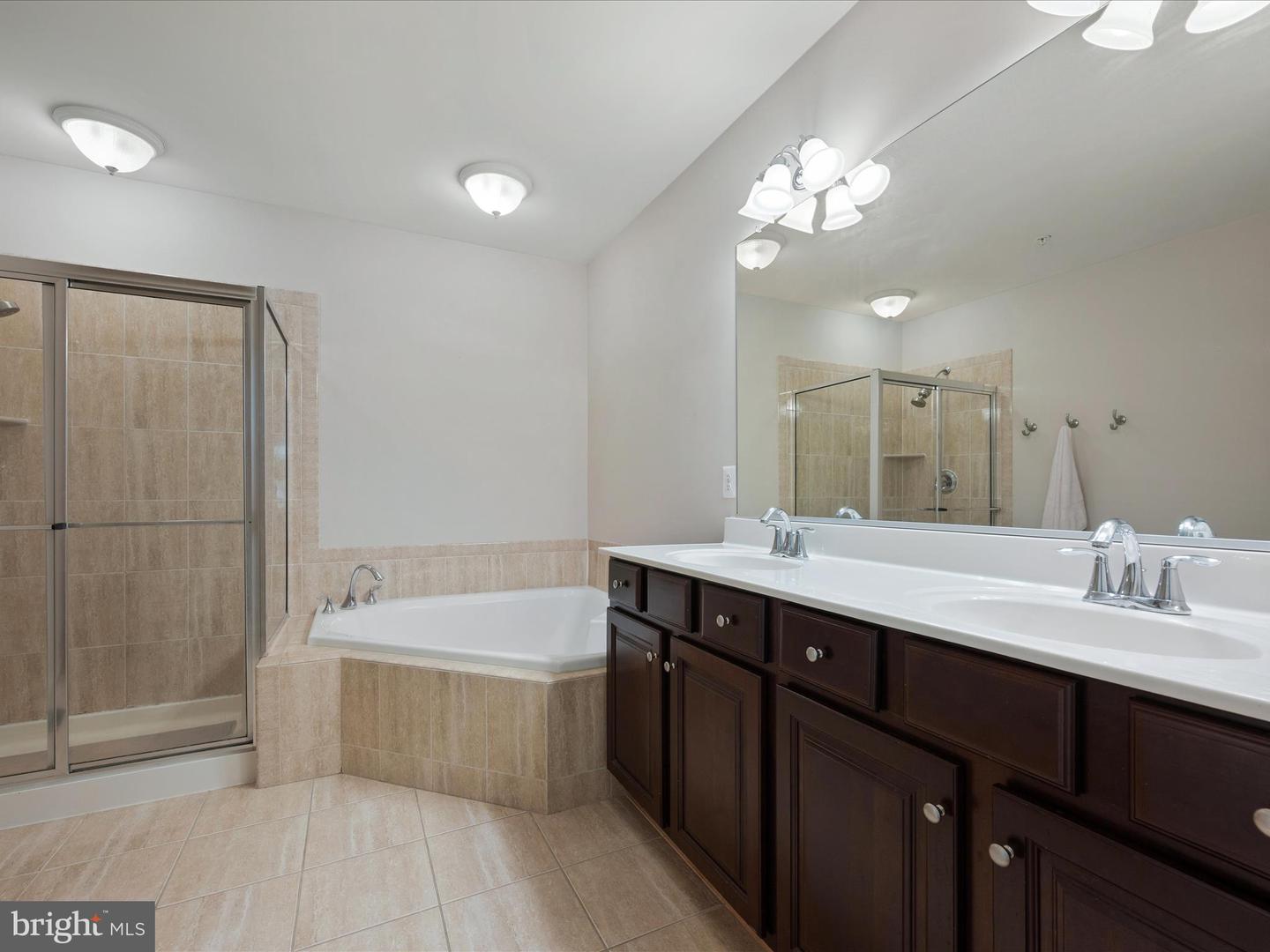 19264 KOSLOWSKI SQ, LEESBURG, Virginia 20176, 3 Bedrooms Bedrooms, ,2 BathroomsBathrooms,Residential,For sale,19264 KOSLOWSKI SQ,VALO2107342 MLS # VALO2107342