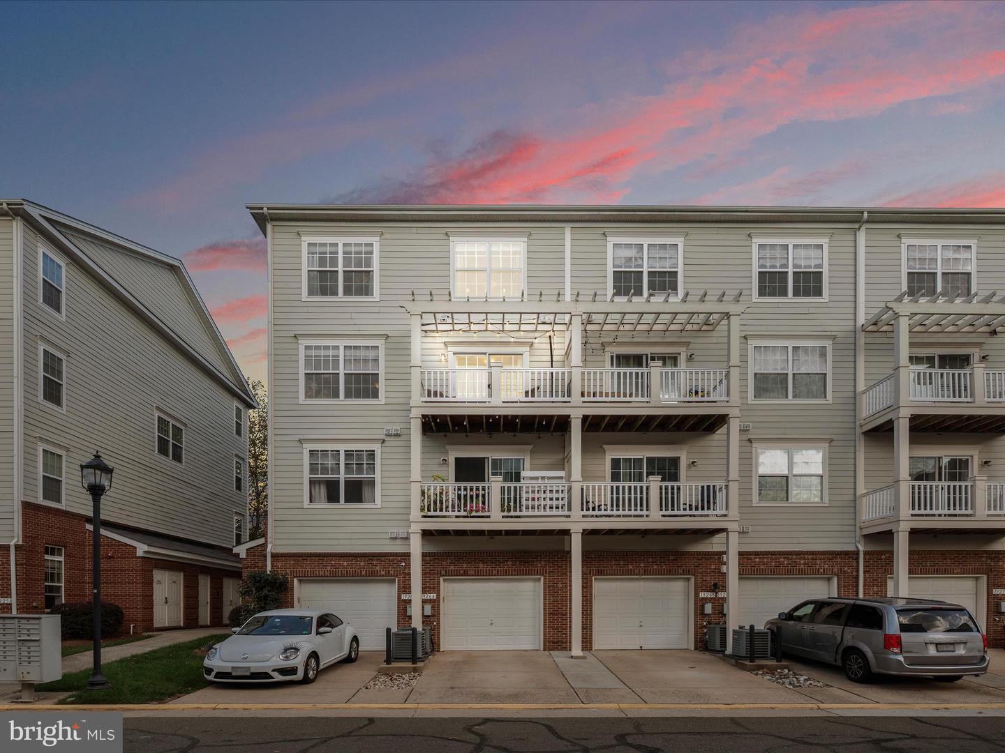19264 KOSLOWSKI SQ, LEESBURG, Virginia 20176, 3 Bedrooms Bedrooms, ,2 BathroomsBathrooms,Residential,For sale,19264 KOSLOWSKI SQ,VALO2107342 MLS # VALO2107342