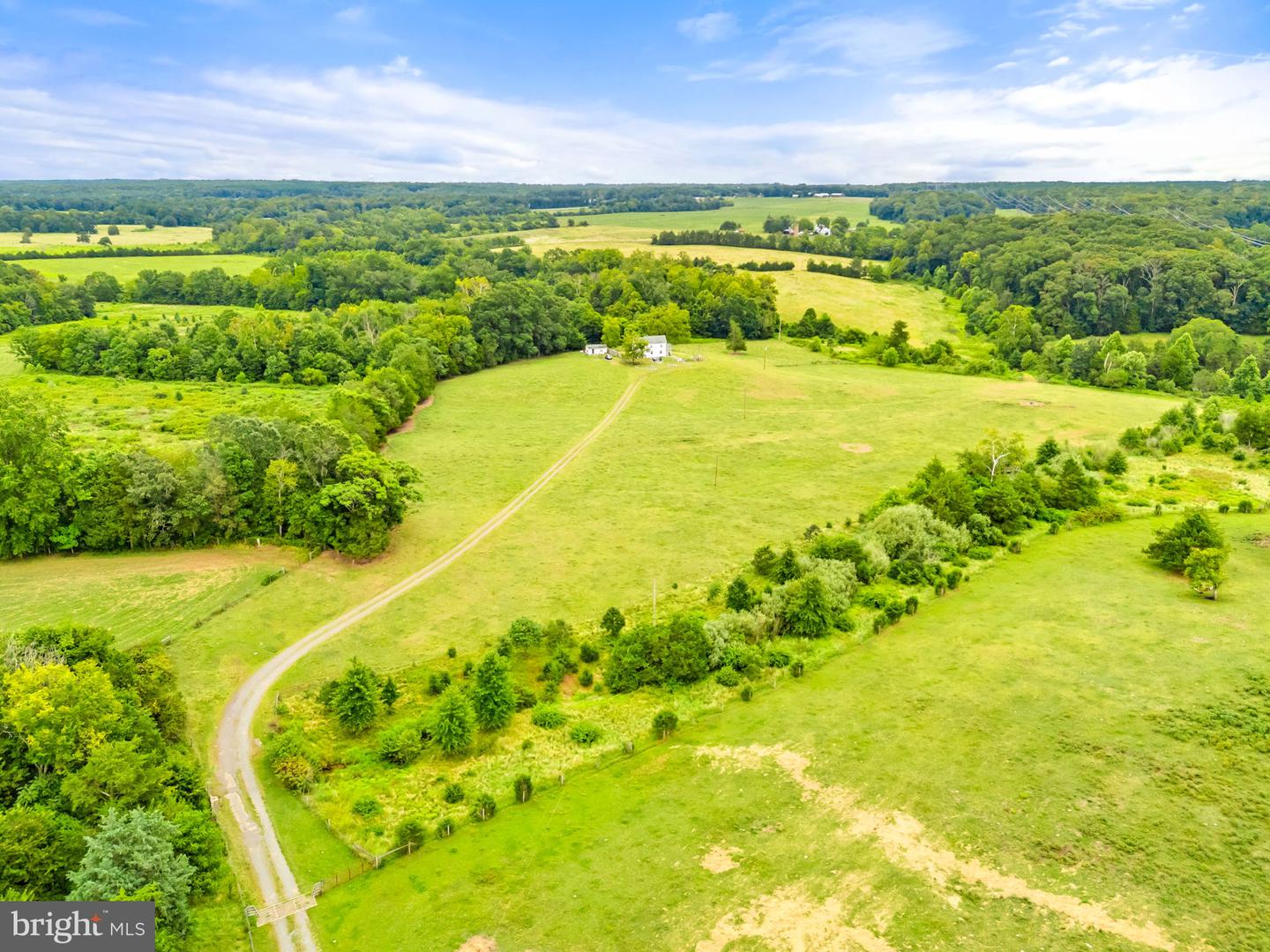 5474 WOODSIDE LN, BEALETON, Virginia 22712, 3 Bedrooms Bedrooms, ,2 BathroomsBathrooms,Farm,For sale,5474 WOODSIDE LN,VAFQ2018414 MLS # VAFQ2018414