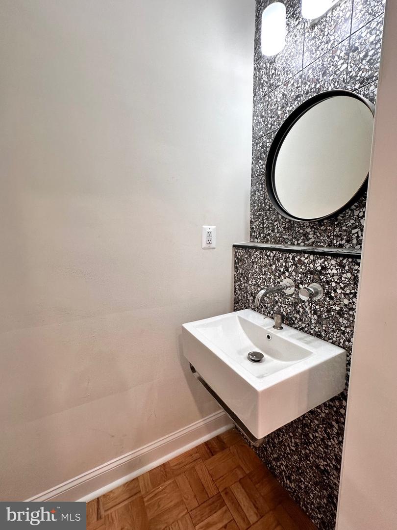 2600 16TH ST S #696, ARLINGTON, Virginia 22204, 2 Bedrooms Bedrooms, ,1 BathroomBathrooms,Residential,For sale,2600 16TH ST S #696,VAAR2064250 MLS # VAAR2064250