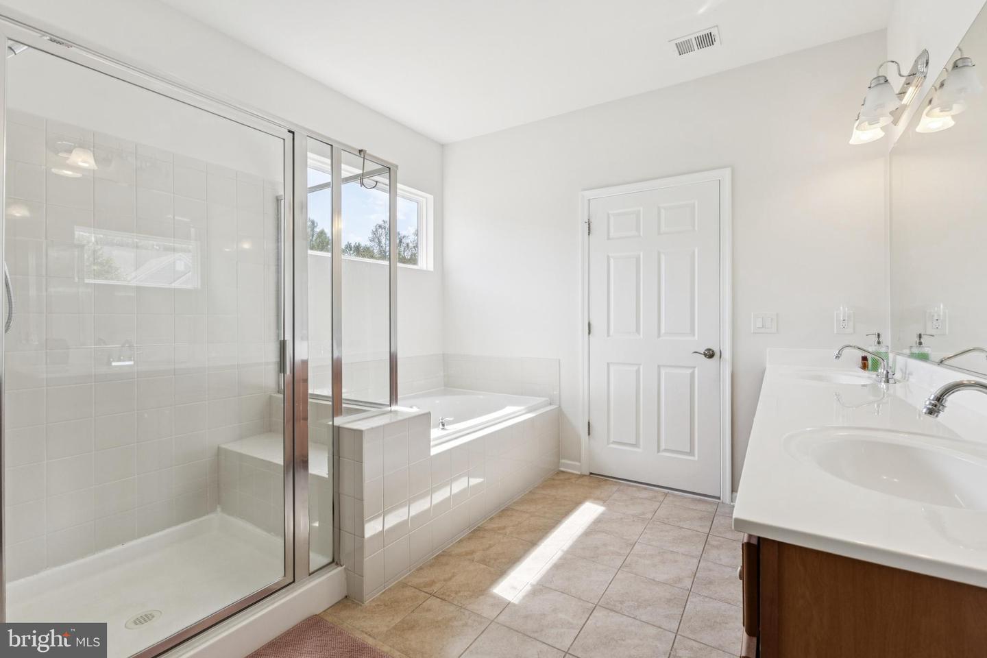 97 BATTERY POINT DR, FREDERICKSBURG, Virginia 22406, 3 Bedrooms Bedrooms, 12 Rooms Rooms,3 BathroomsBathrooms,Residential,For sale,97 BATTERY POINT DR,VAST2043100 MLS # VAST2043100