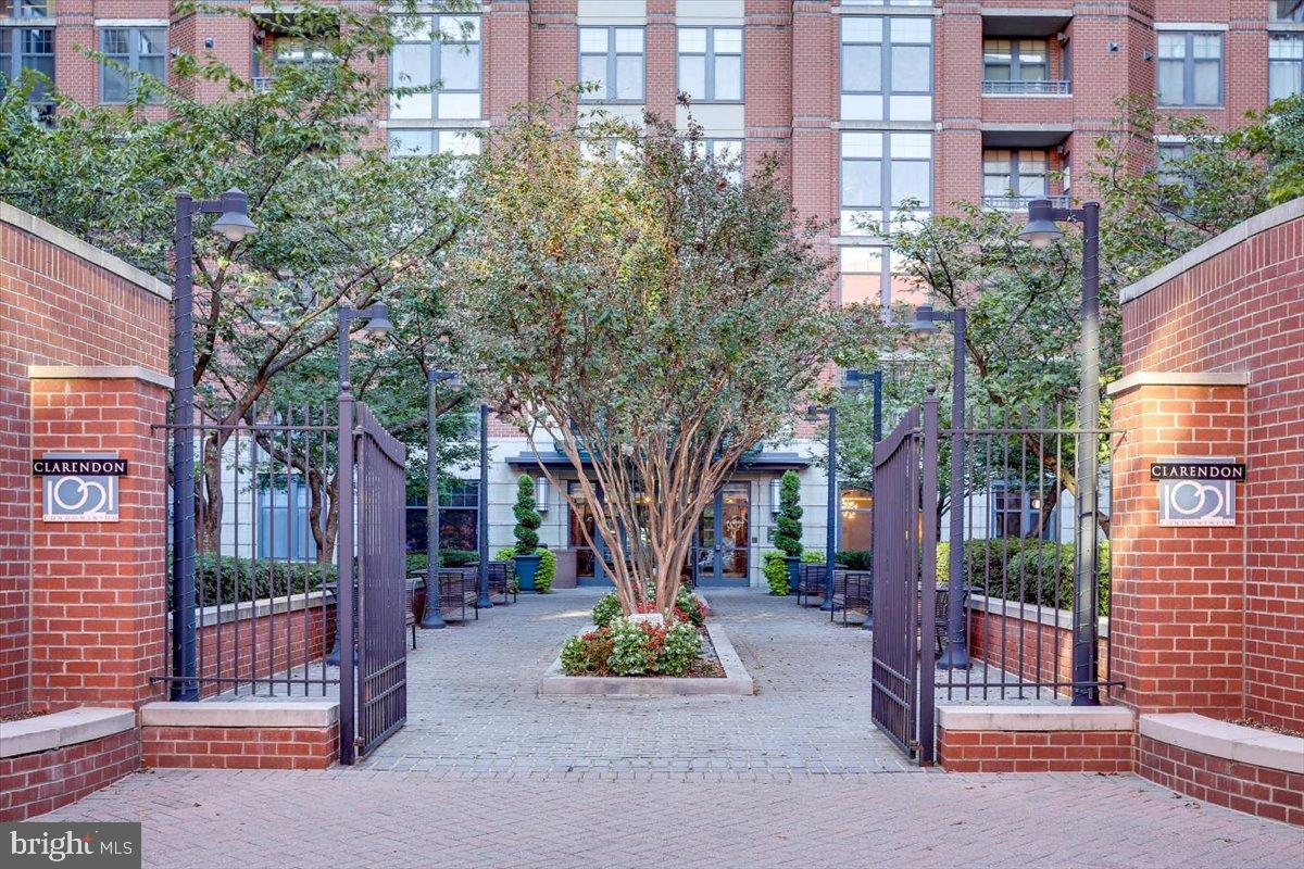 1021 N GARFIELD ST #806, ARLINGTON, Virginia 22201, 1 Room Rooms,1 BathroomBathrooms,Residential,For sale,1021 N GARFIELD ST #806,VAAR2064288 MLS # VAAR2064288 1021 N GARFIELD ST #806, ARLINGTON, Virginia 22201, 1 Room Rooms,1 BathroomBathrooms,Residential,For sale,1021 N GARFIELD ST #806,VAAR2064288 MLS # VAAR2064288