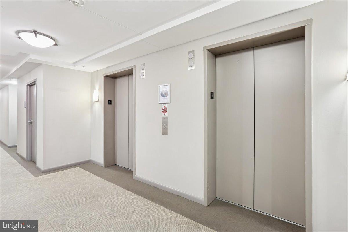 1021 N GARFIELD ST #806, ARLINGTON, Virginia 22201, 1 Room Rooms,1 BathroomBathrooms,Residential,For sale,1021 N GARFIELD ST #806,VAAR2064288 MLS # VAAR2064288 1021 N GARFIELD ST #806, ARLINGTON, Virginia 22201, 1 Room Rooms,1 BathroomBathrooms,Residential,For sale,1021 N GARFIELD ST #806,VAAR2064288 MLS # VAAR2064288