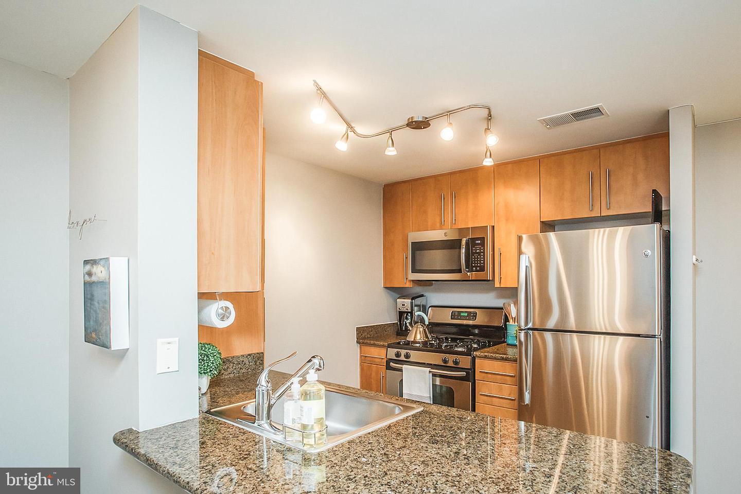 1021 N GARFIELD ST #806, ARLINGTON, Virginia 22201, 1 Room Rooms,1 BathroomBathrooms,Residential,For sale,1021 N GARFIELD ST #806,VAAR2064288 MLS # VAAR2064288