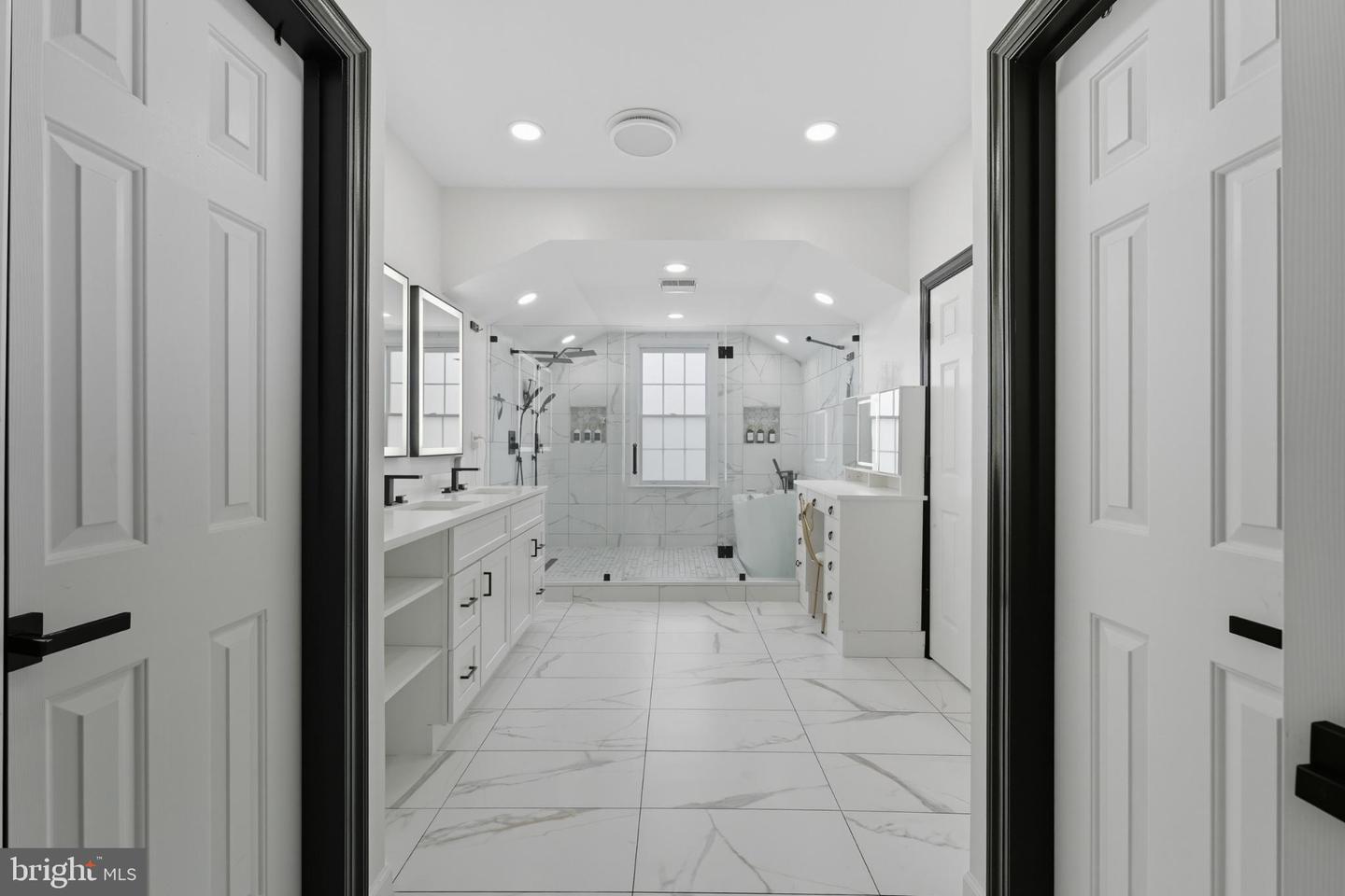 2725 ROBALEED WAY, HERNDON, Virginia 20171, 6 Bedrooms Bedrooms, 20 Rooms Rooms,4 BathroomsBathrooms,Residential,For sale,2725 ROBALEED WAY,VAFX2269916 MLS # VAFX2269916