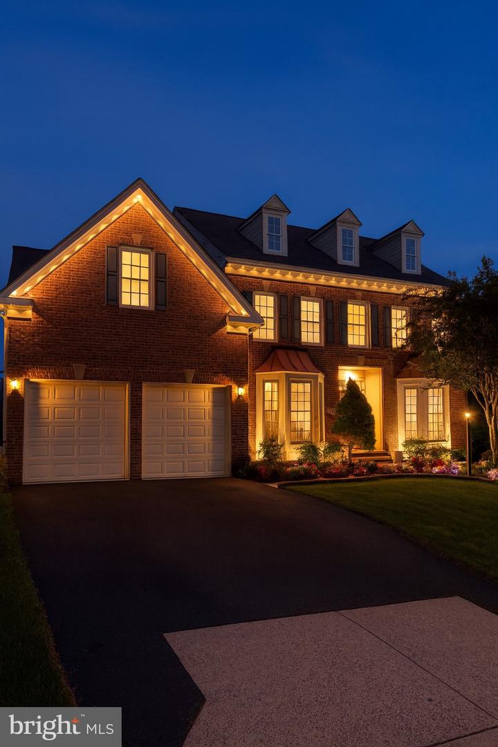 2725 ROBALEED WAY, HERNDON, Virginia 20171, 6 Bedrooms Bedrooms, 20 Rooms Rooms,4 BathroomsBathrooms,Residential,For sale,2725 ROBALEED WAY,VAFX2269916 MLS # VAFX2269916