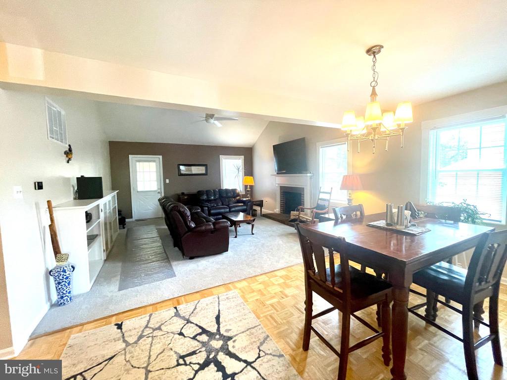 264 FAIRFIELD DR, WARRENTON, Virginia 20186, 2 Bedrooms Bedrooms, ,3 BathroomsBathrooms,Residential,264 FAIRFIELD DR,VAFQ2016938 MLS # VAFQ2016938