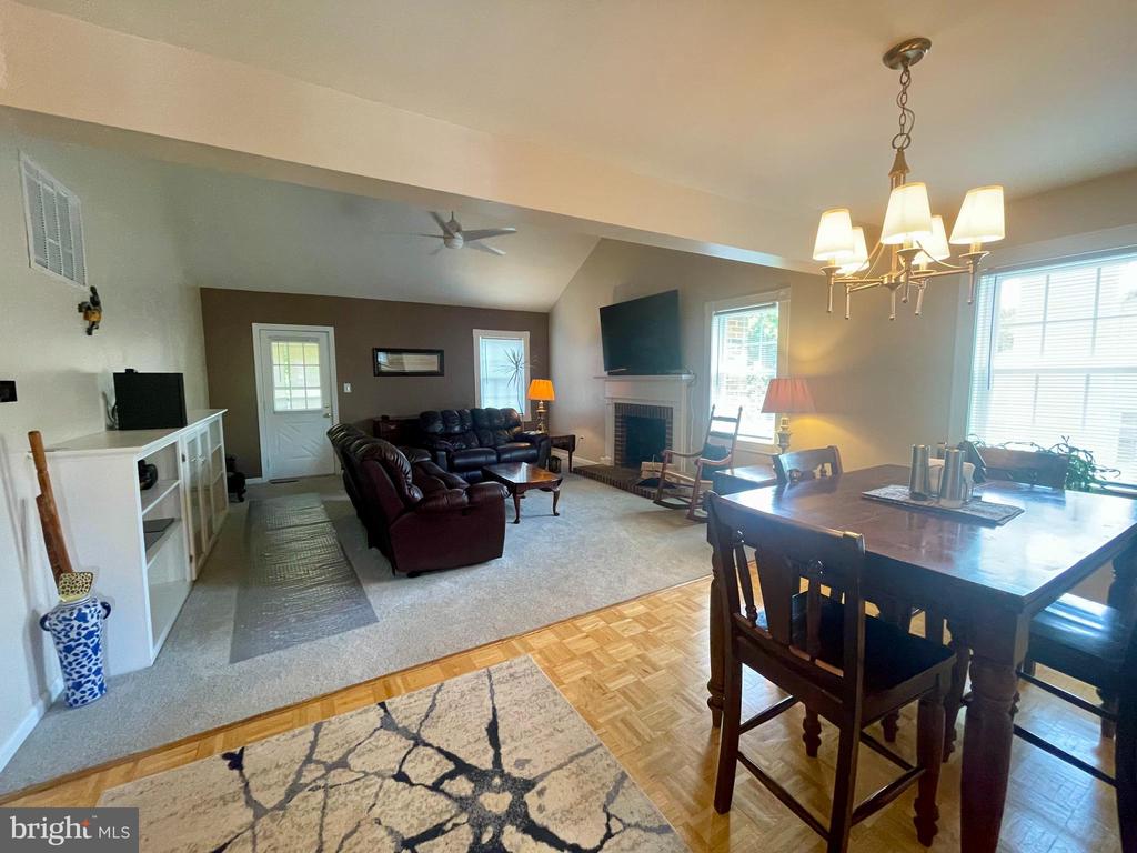 264 FAIRFIELD DR, WARRENTON, Virginia 20186, 2 Bedrooms Bedrooms, ,3 BathroomsBathrooms,Residential,264 FAIRFIELD DR,VAFQ2016938 MLS # VAFQ2016938