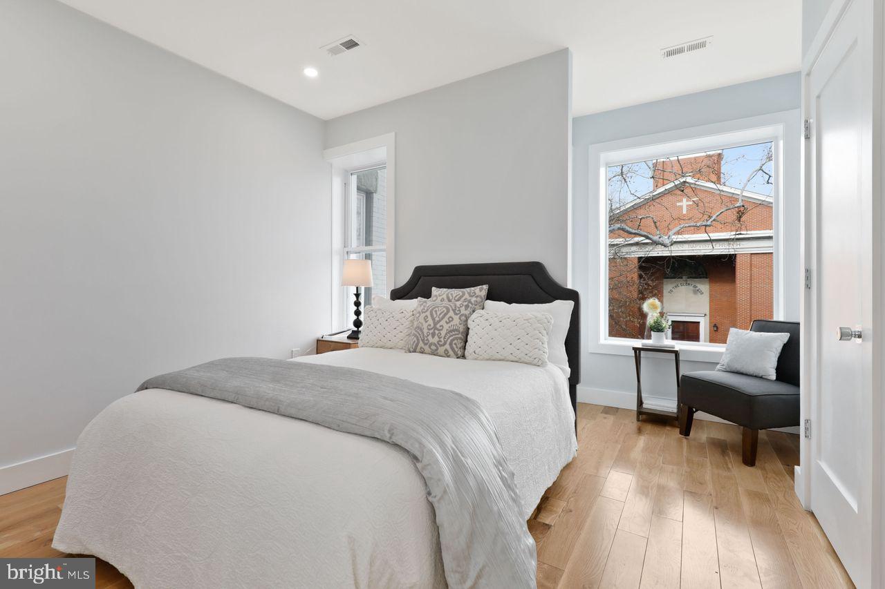 1023 FLORIDA AVE NE, WASHINGTON, District Of Columbia 20002, 5 Bedrooms Bedrooms, ,3 BathroomsBathrooms,Residential,For sale,1023 FLORIDA AVE NE,DCDC2220562 MLS # DCDC2220562