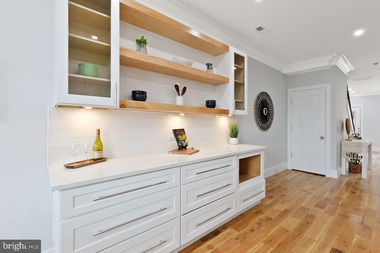 1023 FLORIDA AVE NE, WASHINGTON, District Of Columbia 20002, 5 Bedrooms Bedrooms, ,3 BathroomsBathrooms,Residential,For sale,1023 FLORIDA AVE NE,DCDC2220562 MLS # DCDC2220562