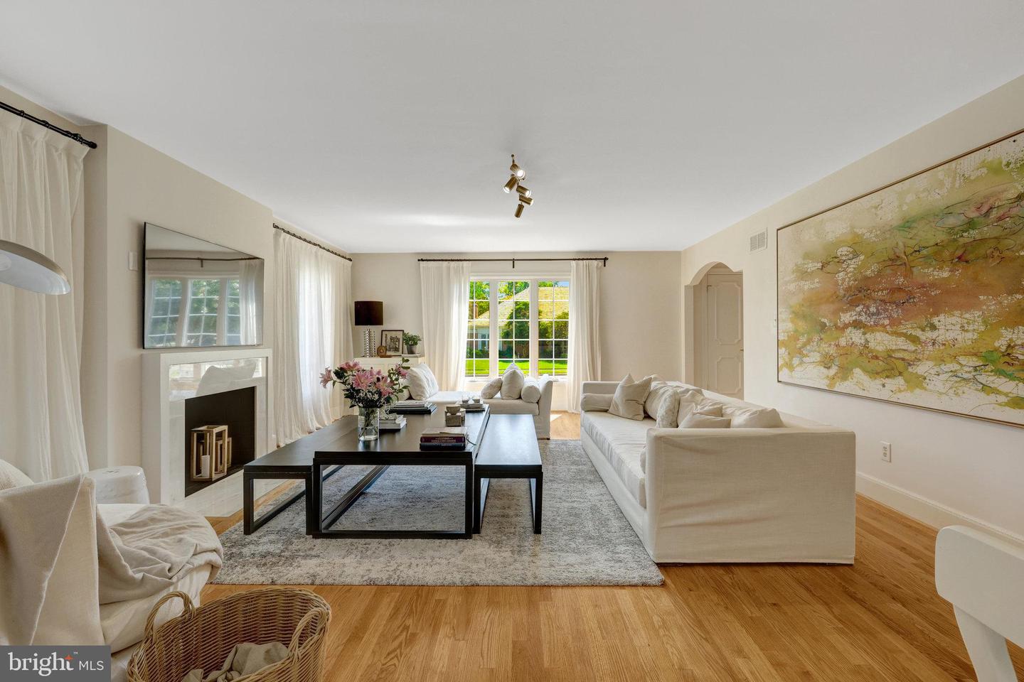 6305 DUNAWAY CT, MCLEAN, Virginia 22101, 6 Bedrooms Bedrooms, ,6 BathroomsBathrooms,Residential,For sale,6305 DUNAWAY CT,VAFX2266276 MLS # VAFX2266276