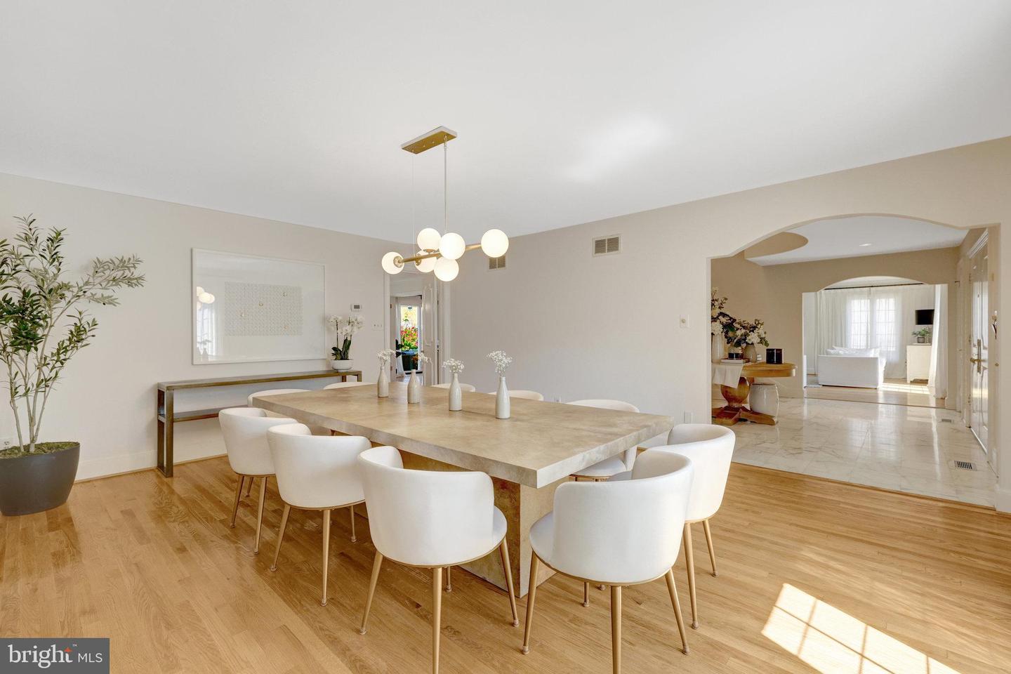 6305 DUNAWAY CT, MCLEAN, Virginia 22101, 6 Bedrooms Bedrooms, ,6 BathroomsBathrooms,Residential,For sale,6305 DUNAWAY CT,VAFX2266276 MLS # VAFX2266276