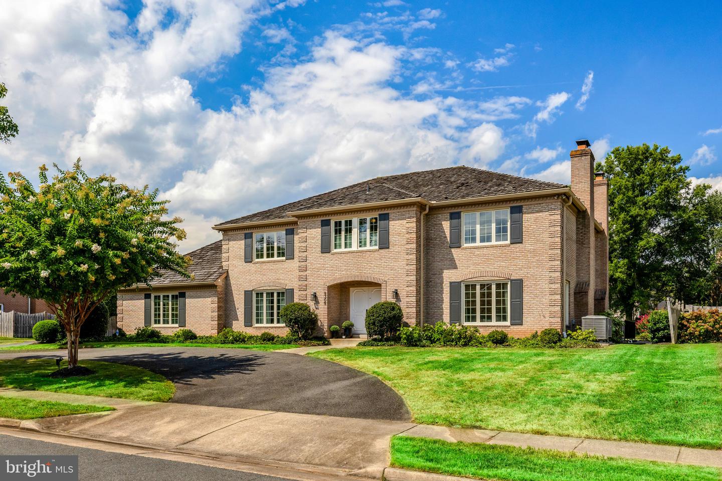 6305 DUNAWAY CT, MCLEAN, Virginia 22101, 6 Bedrooms Bedrooms, ,6 BathroomsBathrooms,Residential,For sale,6305 DUNAWAY CT,VAFX2266276 MLS # VAFX2266276