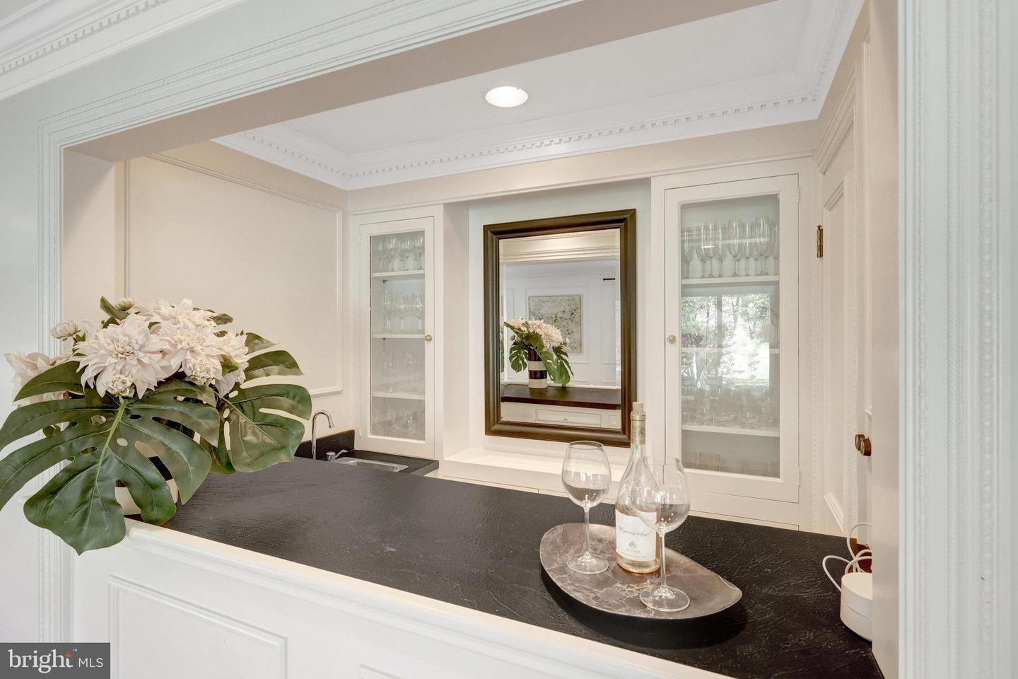 6305 DUNAWAY CT, MCLEAN, Virginia 22101, 6 Bedrooms Bedrooms, ,6 BathroomsBathrooms,Residential,For sale,6305 DUNAWAY CT,VAFX2266276 MLS # VAFX2266276