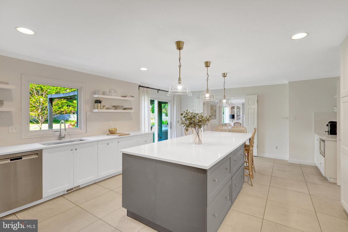 6305 DUNAWAY CT, MCLEAN, Virginia 22101, 6 Bedrooms Bedrooms, ,6 BathroomsBathrooms,Residential,For sale,6305 DUNAWAY CT,VAFX2266276 MLS # VAFX2266276