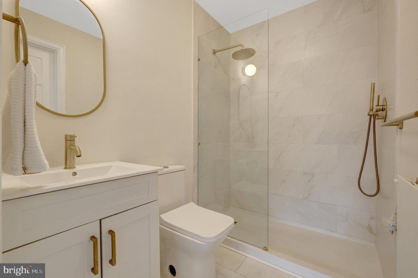6305 DUNAWAY CT, MCLEAN, Virginia 22101, 6 Bedrooms Bedrooms, ,6 BathroomsBathrooms,Residential,For sale,6305 DUNAWAY CT,VAFX2266276 MLS # VAFX2266276