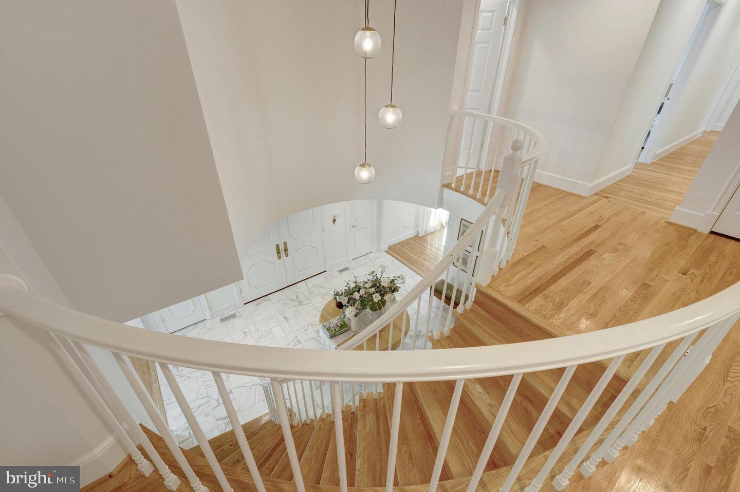 6305 DUNAWAY CT, MCLEAN, Virginia 22101, 6 Bedrooms Bedrooms, ,6 BathroomsBathrooms,Residential,For sale,6305 DUNAWAY CT,VAFX2266276 MLS # VAFX2266276